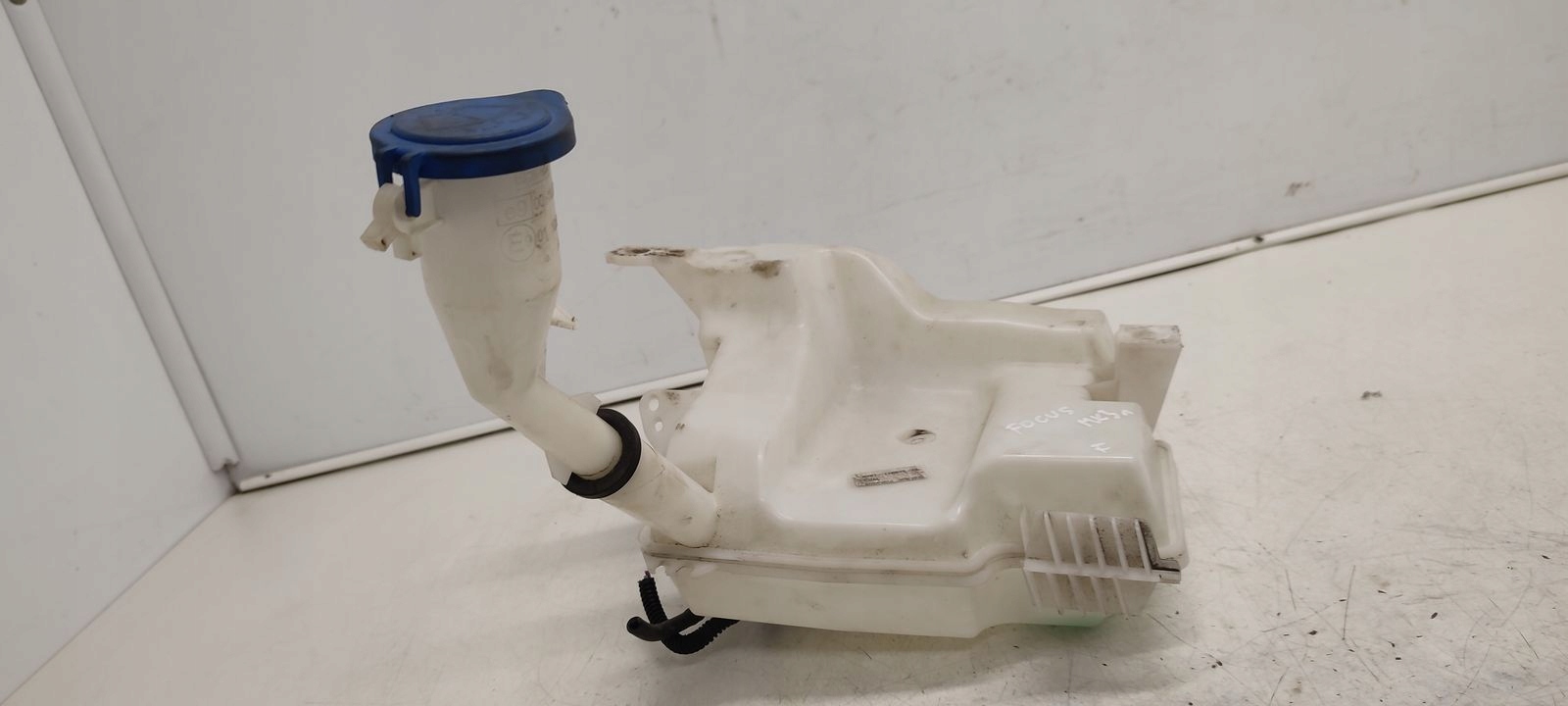 Behälter Spritzdüse Behälter Ford Focus MK3 kombi 1,0 Ecoboost