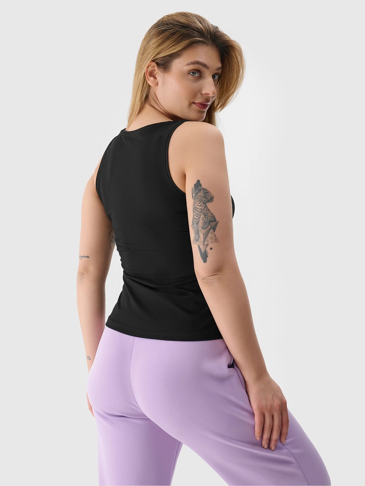 4F TOP DAMSKI KOSZULKA BEZ RĘKAWÓW TSLEF041 CZARNA S Model 4FWSS24TSLEF041