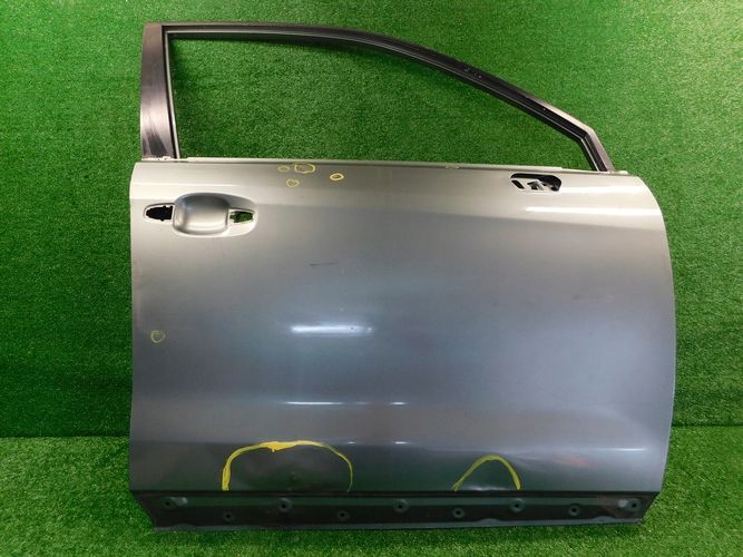 SUBARU FORESTER IV двери праве спереди перед