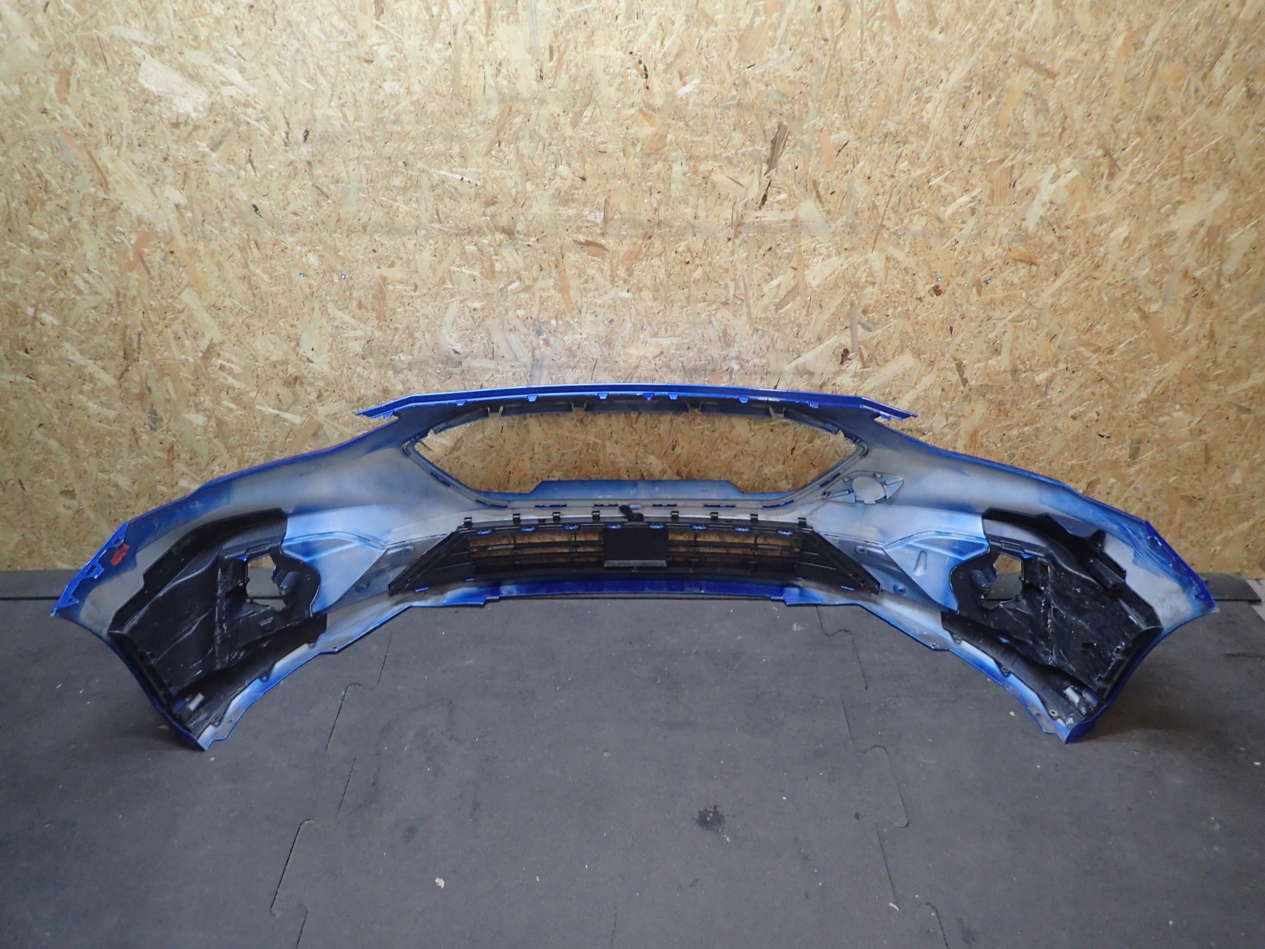 STOSSSTANGE VORNE FORD FOCUS MK4 ST LINE ST