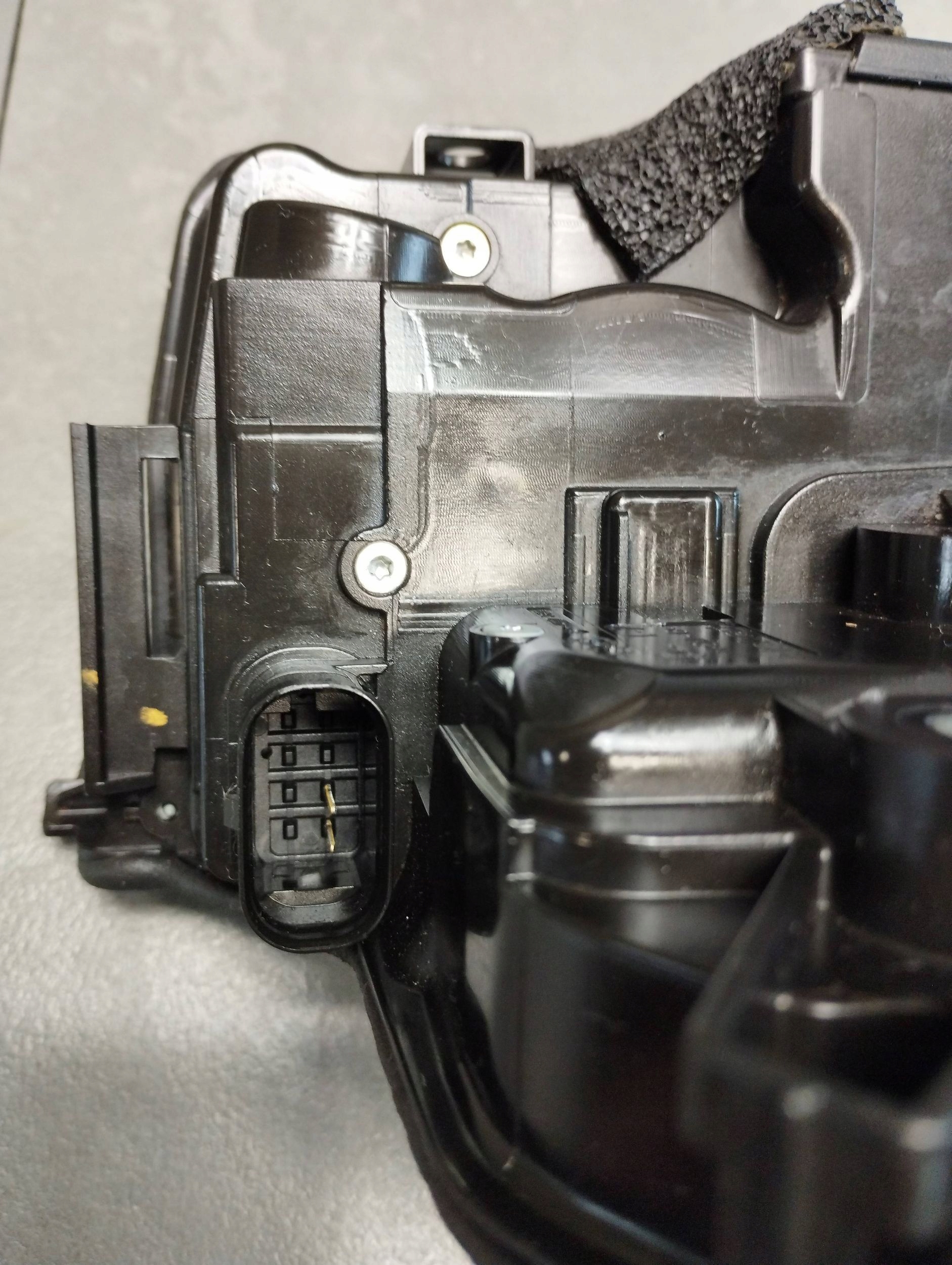 BMW 7 G11 lock left rear part 2581895