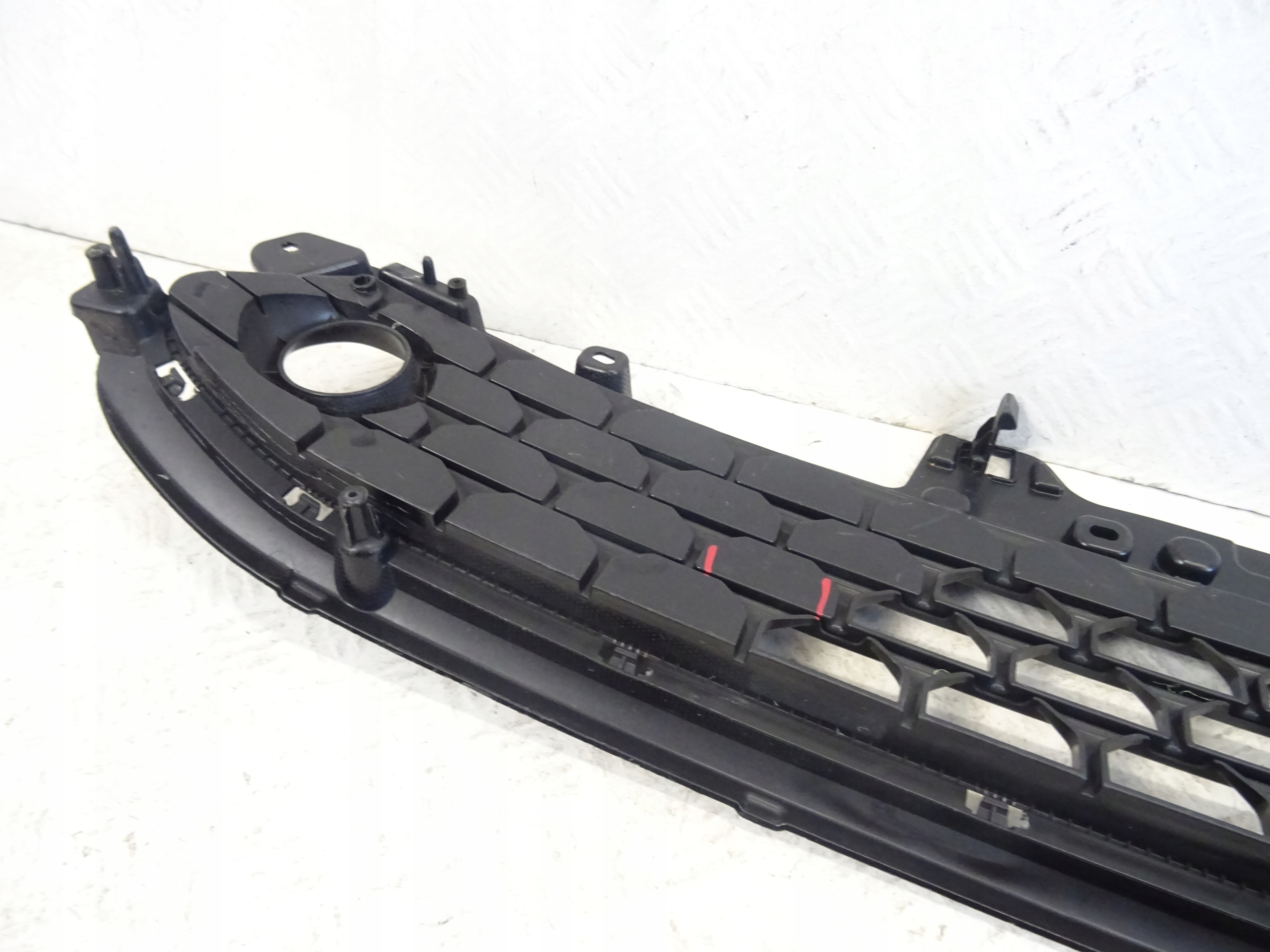 grid of a bumper front front HYUNDAI KONA 86560-J9CD0
