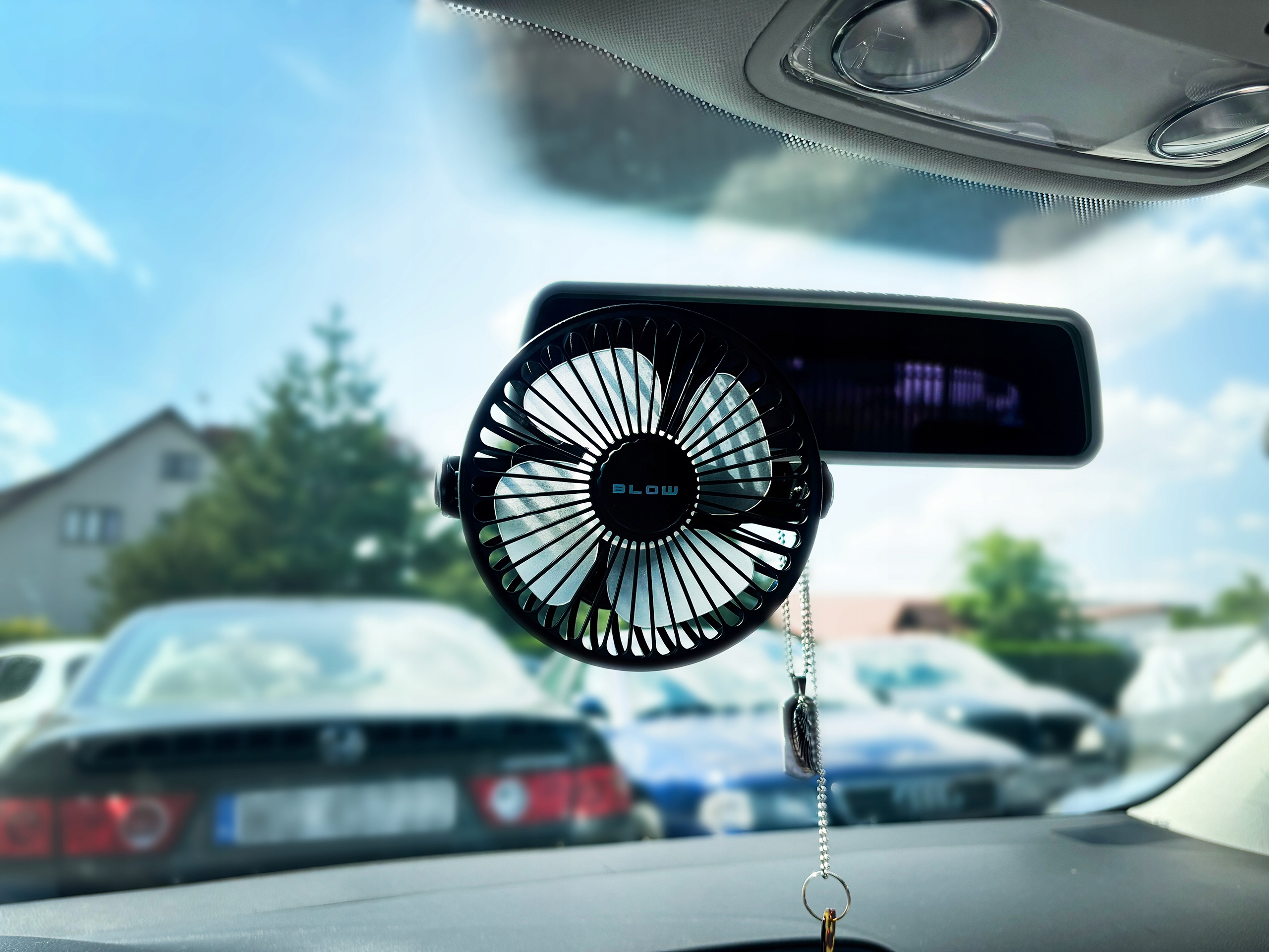 WIATRAK WENTYLATOR SAMOCHODOWY BIURKOWY AKUMULATOR REGULOWANY KLIPS 12V EAN (GTIN) 5900804144380