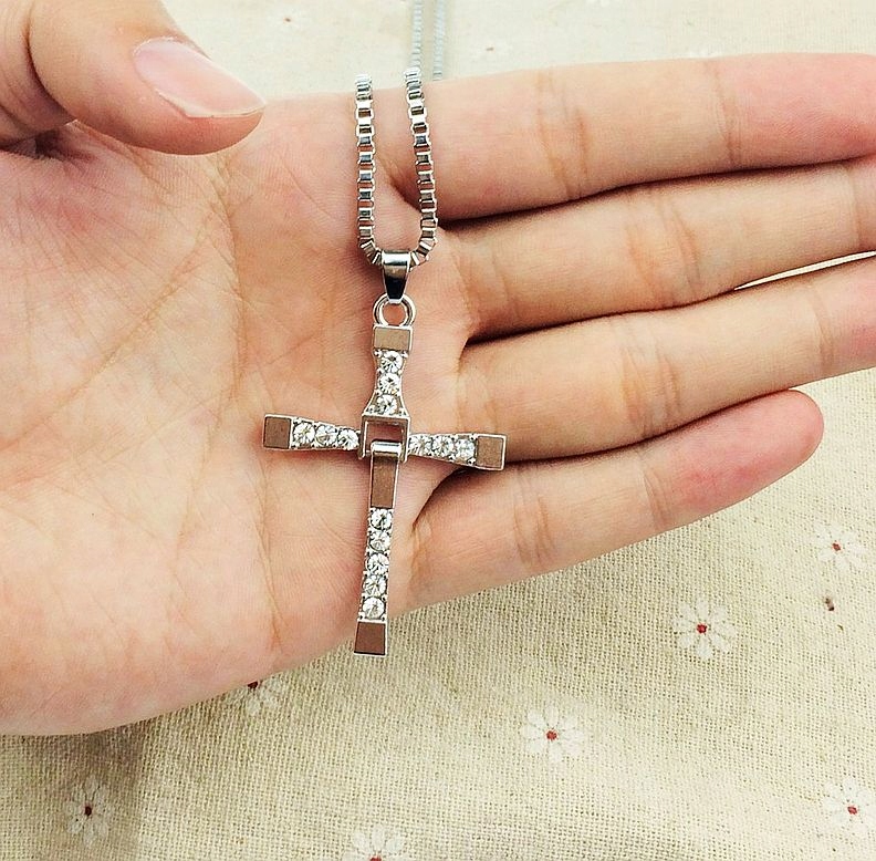 NASZYJNIK KRZYŻ VIN DIESEL STAL SREBRNY Marka Inna marka