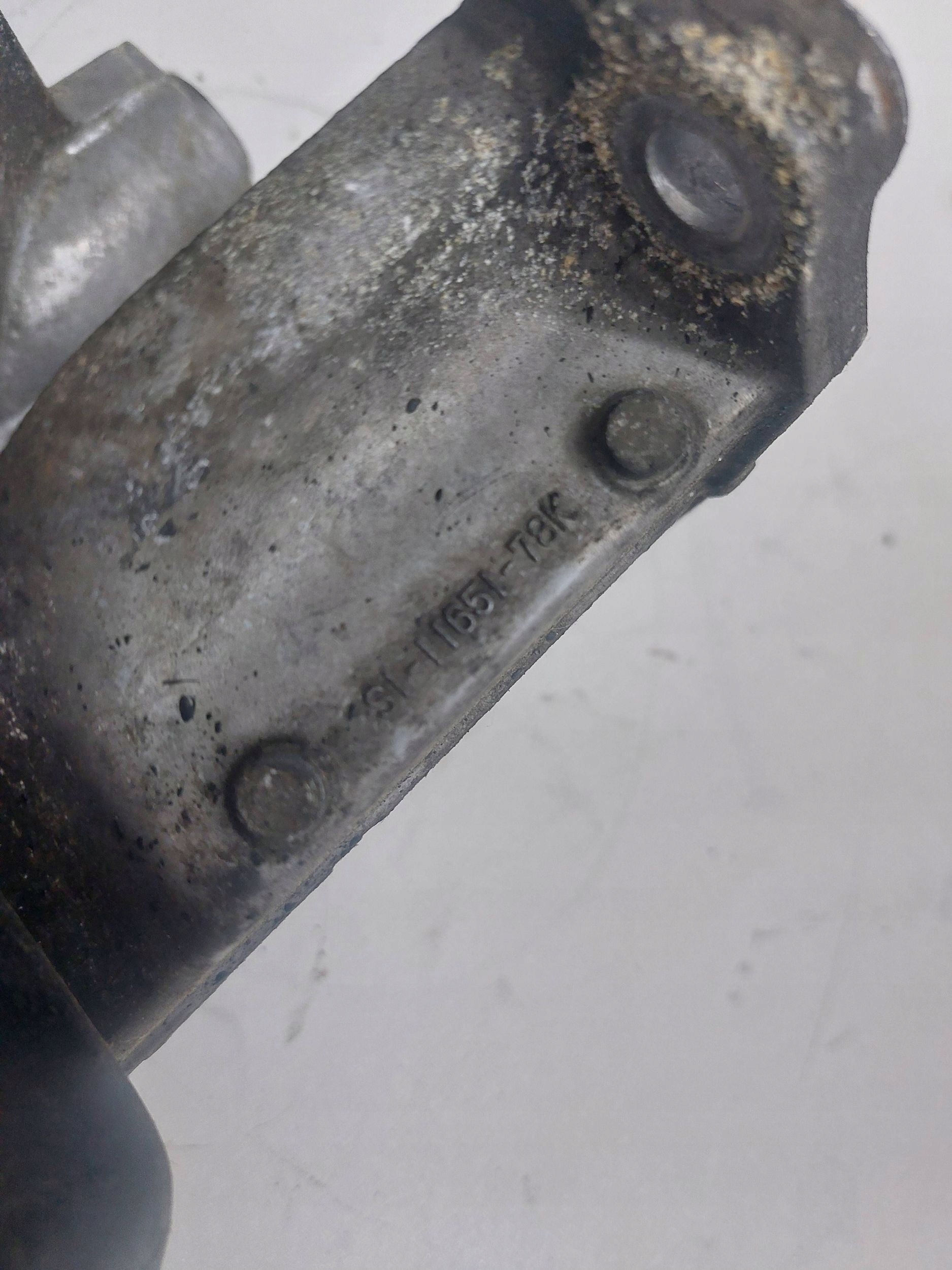 SUZUKI GRAND VITARA II 2.4 BENZ 06-16r airbag console engine mount right