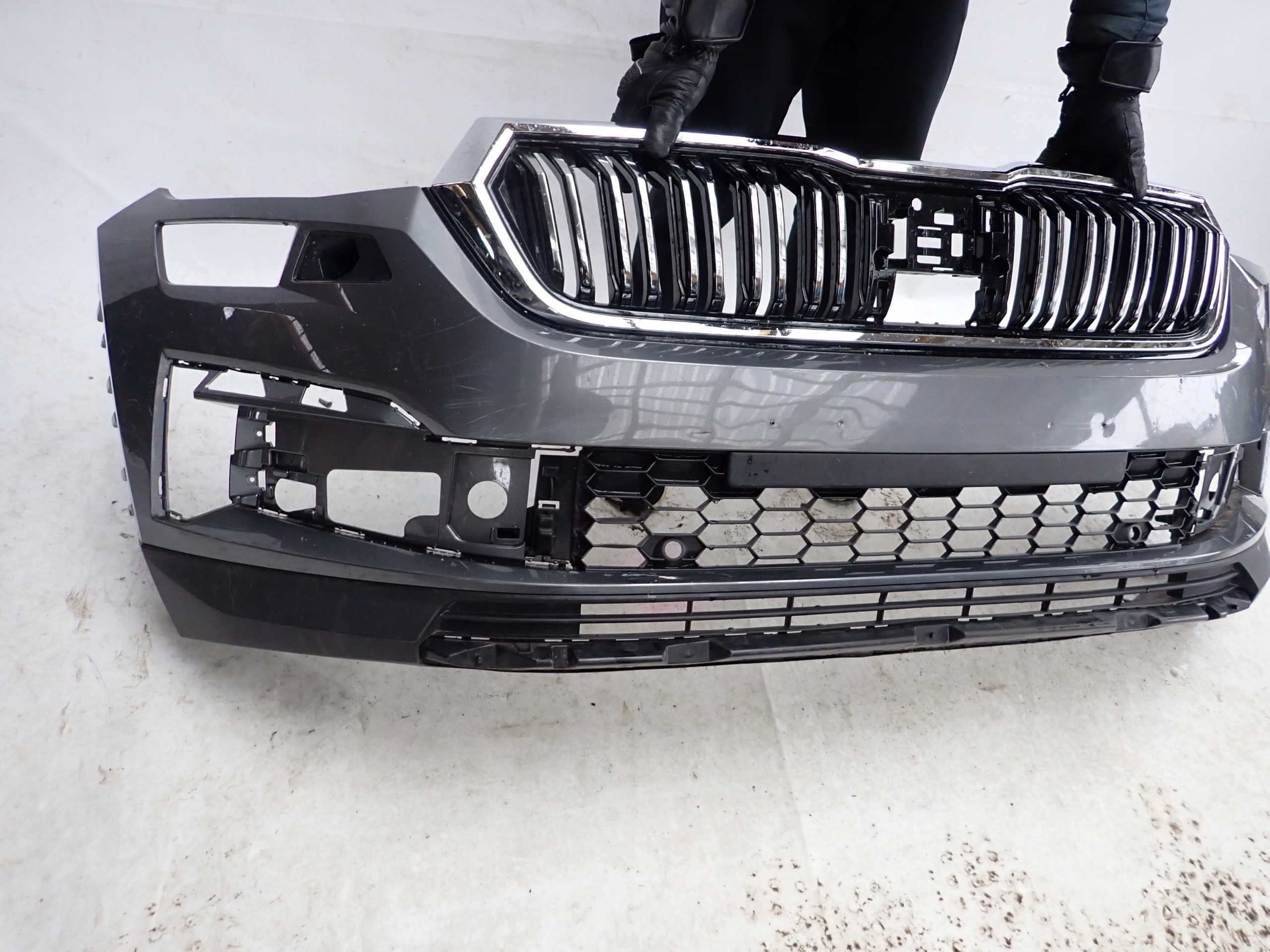 SKODA KODIAQ LIFT 21- bumper front front SPR 565807221H