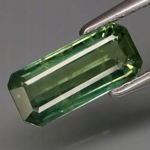 Safír 1.50ct Zelený osmiúhelník eCertifikát Wbd