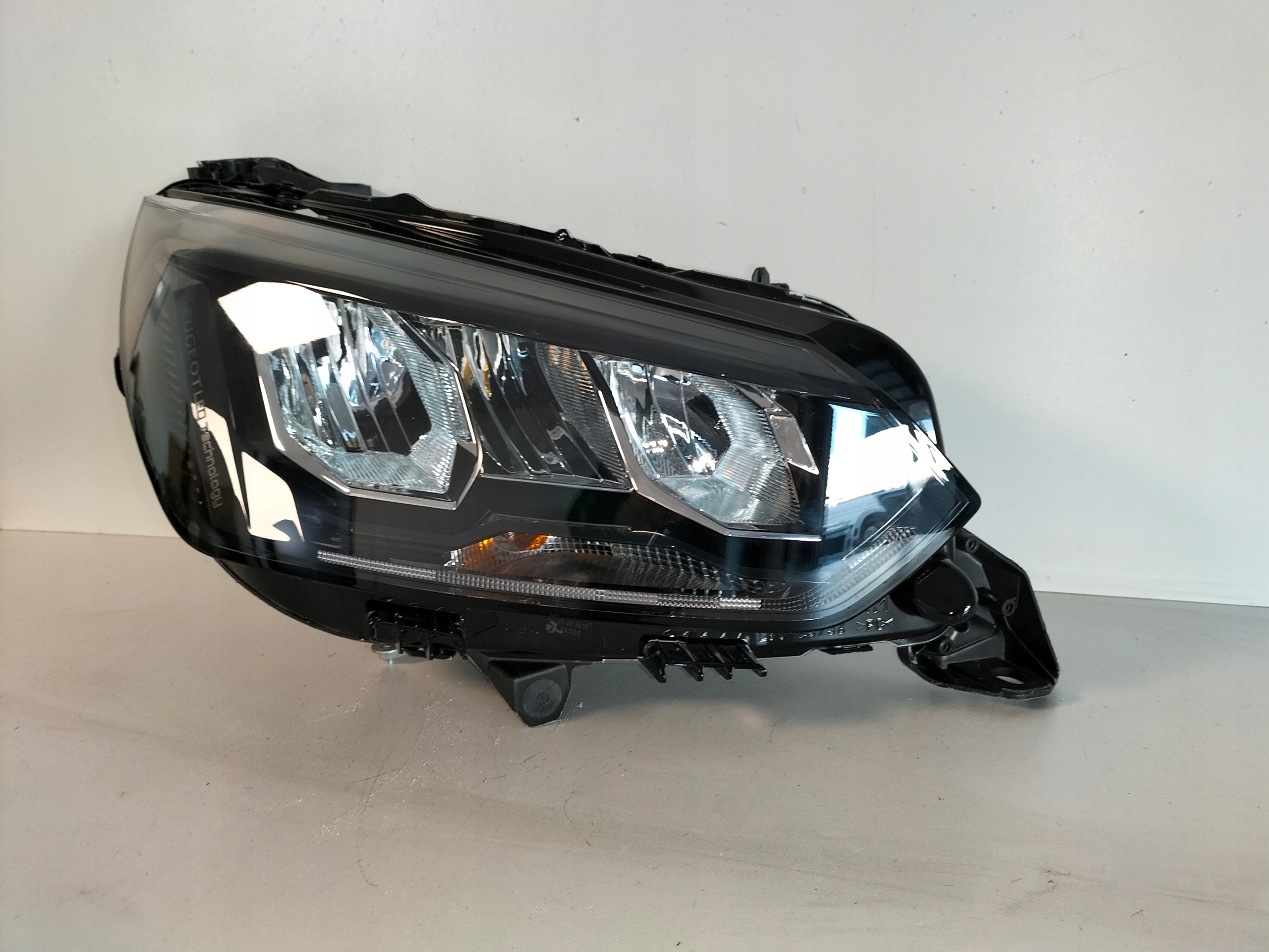 light front reflektor left RENAULT CAPTUR and 13