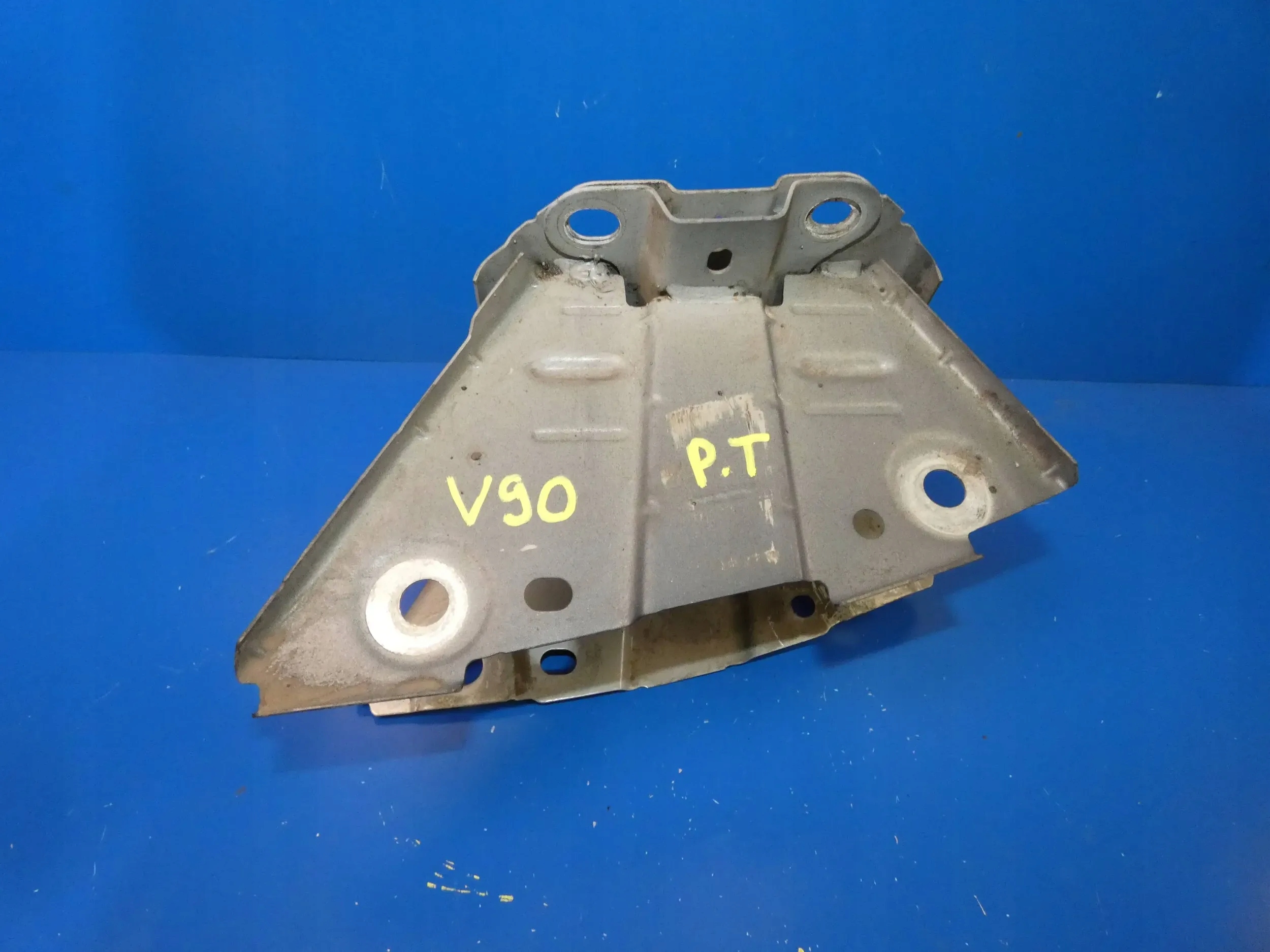 VOLVO V90 II S90 holder siders beam tip right rear part
