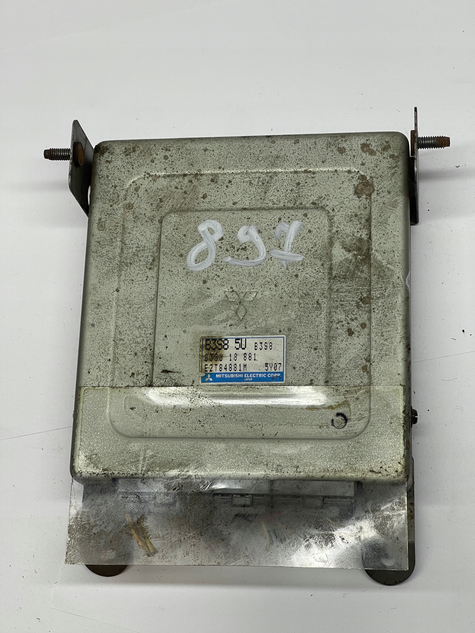 mazda 323 1.5 97 control unit computer B3S8 E2T84881M