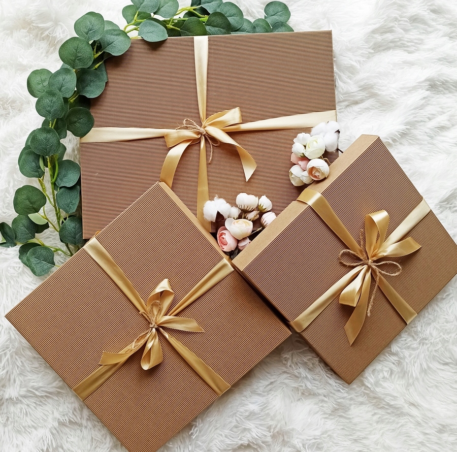 Obrus haftowany BIAŁY GŁADKI 130x180 haft richelie Szerokość produktu 130 cm