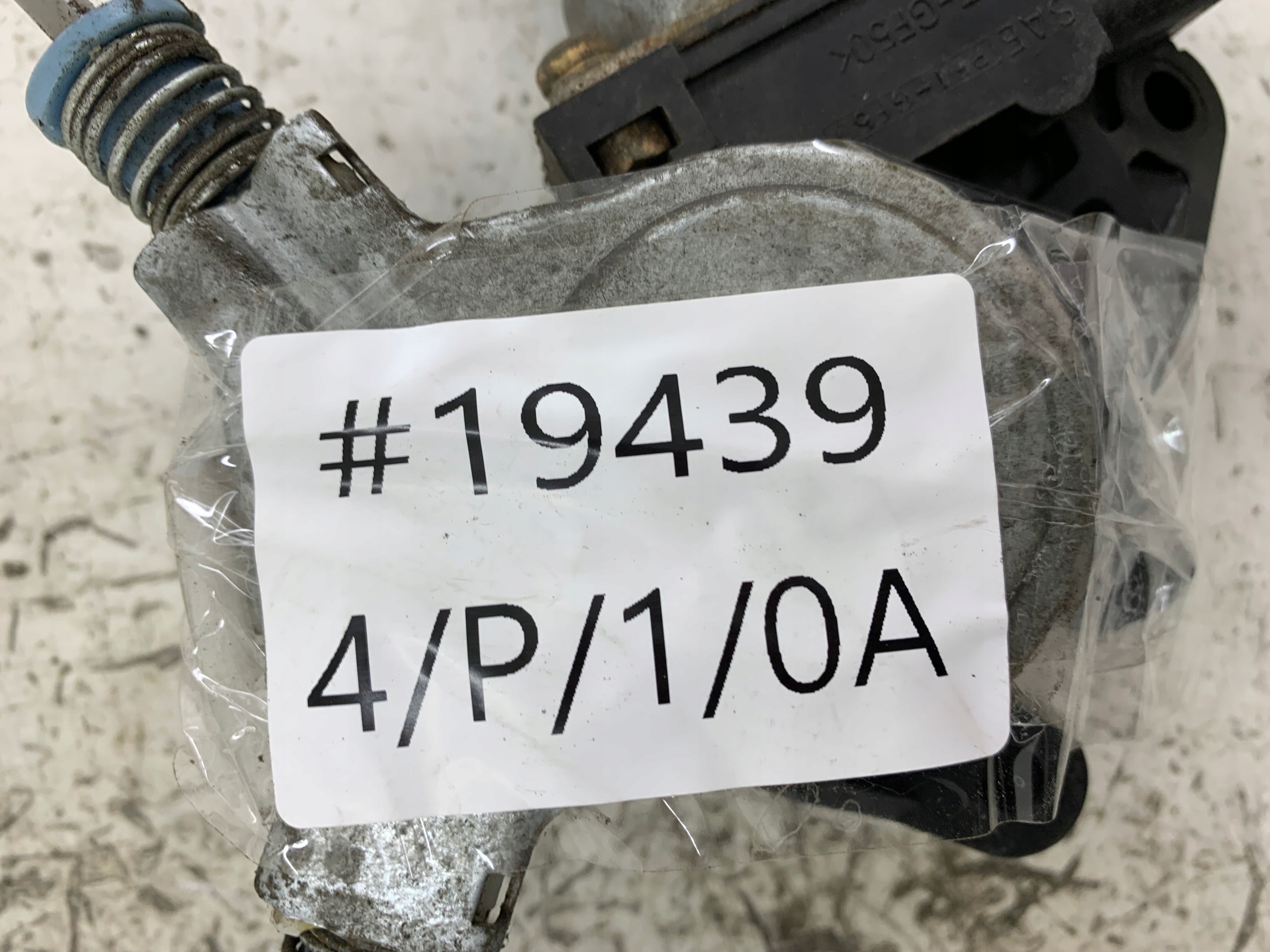 FORD MAVERICK II window regulator right front AY262100-0331
