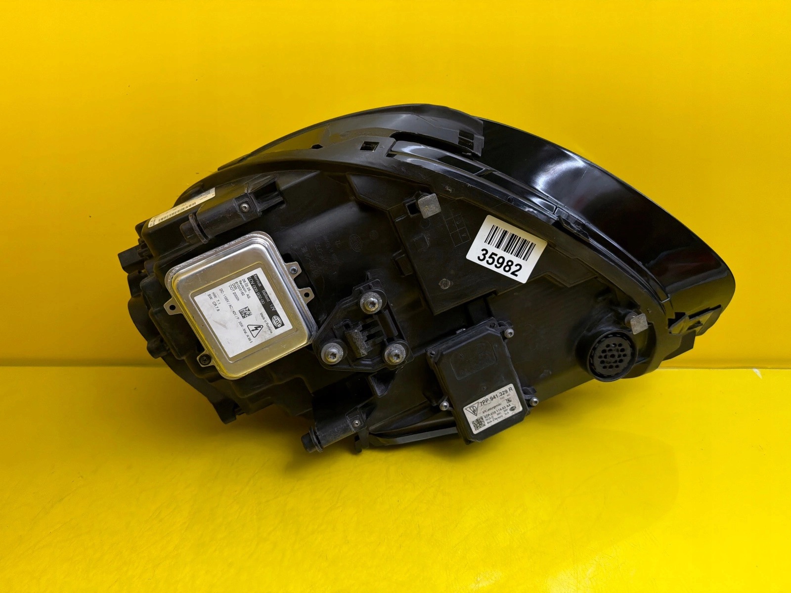 light right Porsche Cayenne 7P5 Lift Xenon 7P5941752F