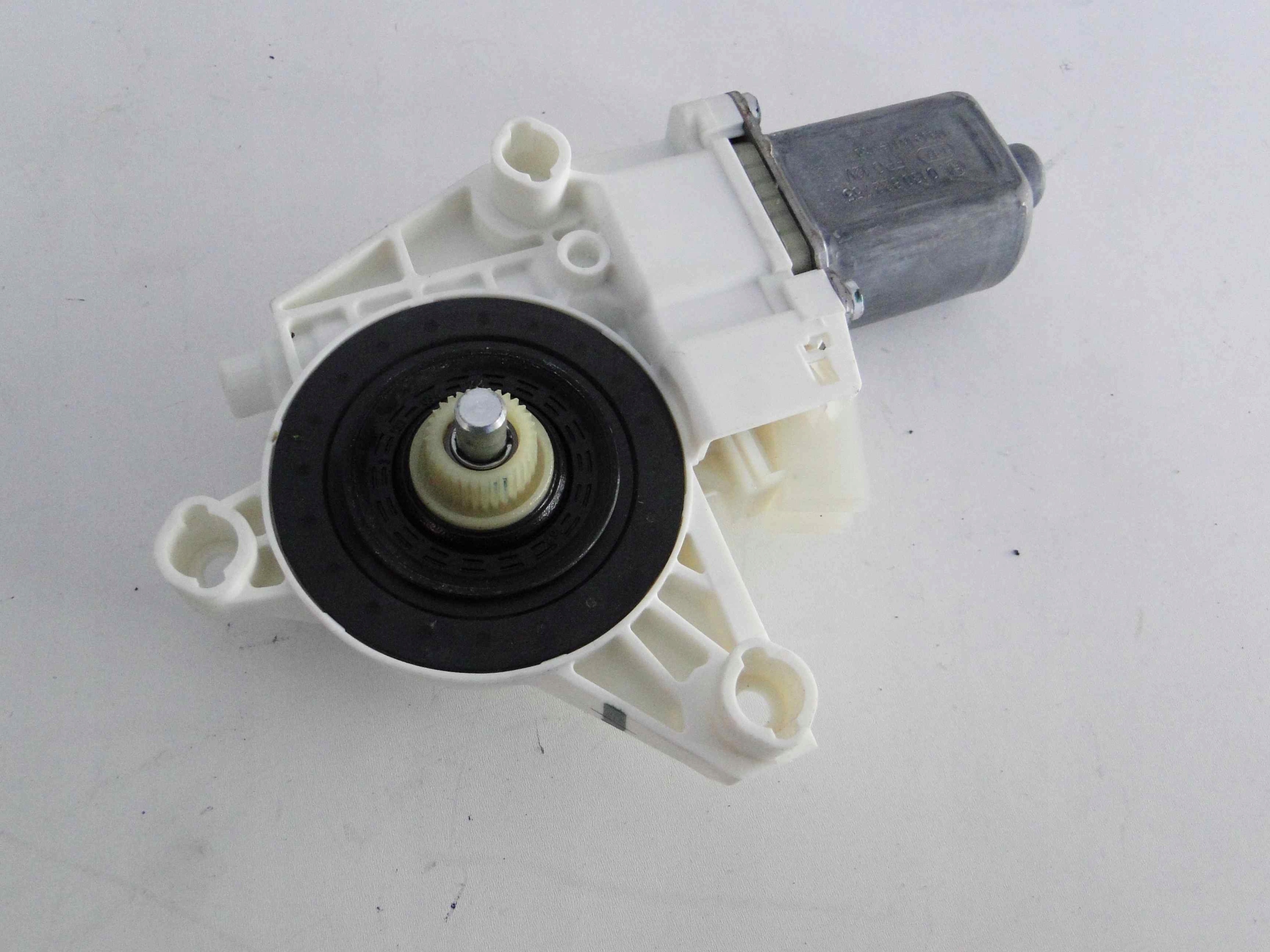 MERCEDES S KLASA 222 SILNIK PODNOŚNIKA DRZWI LEWE Typ samochodu Samochody osobowe