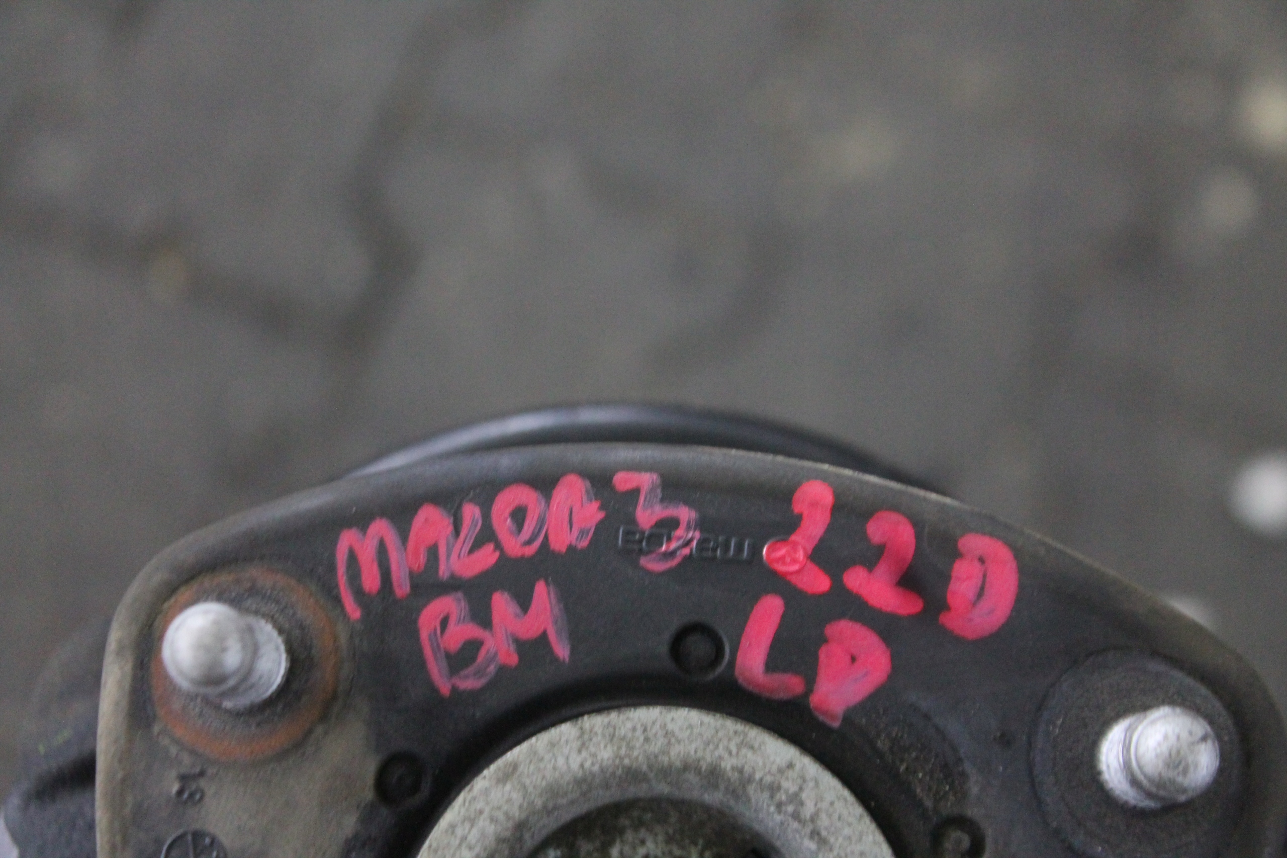 swing McPherson left front MAZDA 3 III BM 2.2 SKY-D 13-18