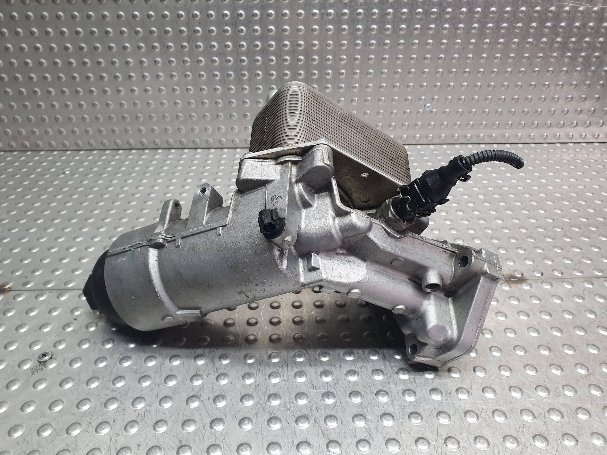 cover of a filter, oil 7788453 BMW E91 E90 E60 E61 X5 E70 E53 E65 3.0 D M57
