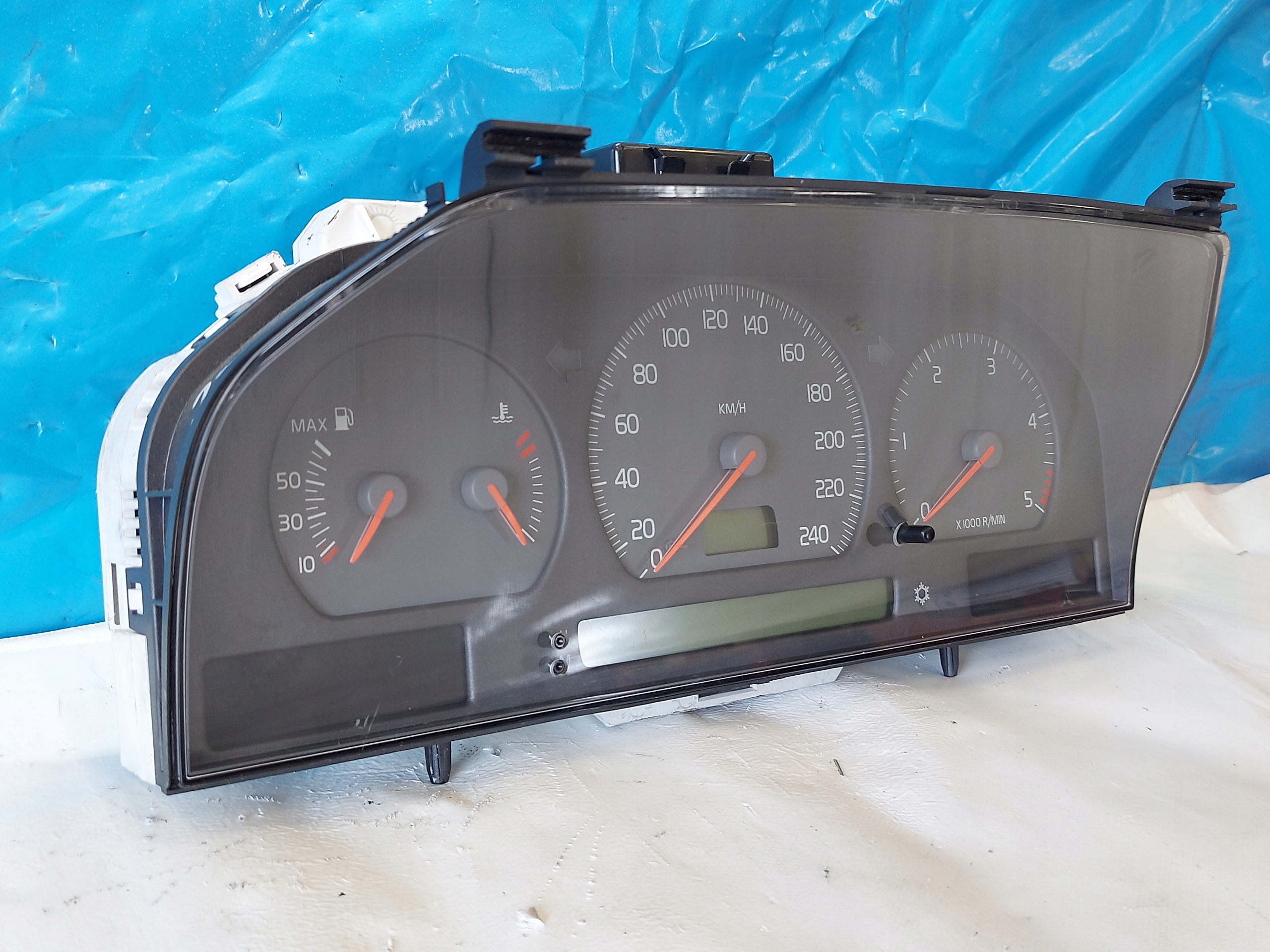 dials clock VOLVO V70 and 2.5 TDI 9472523