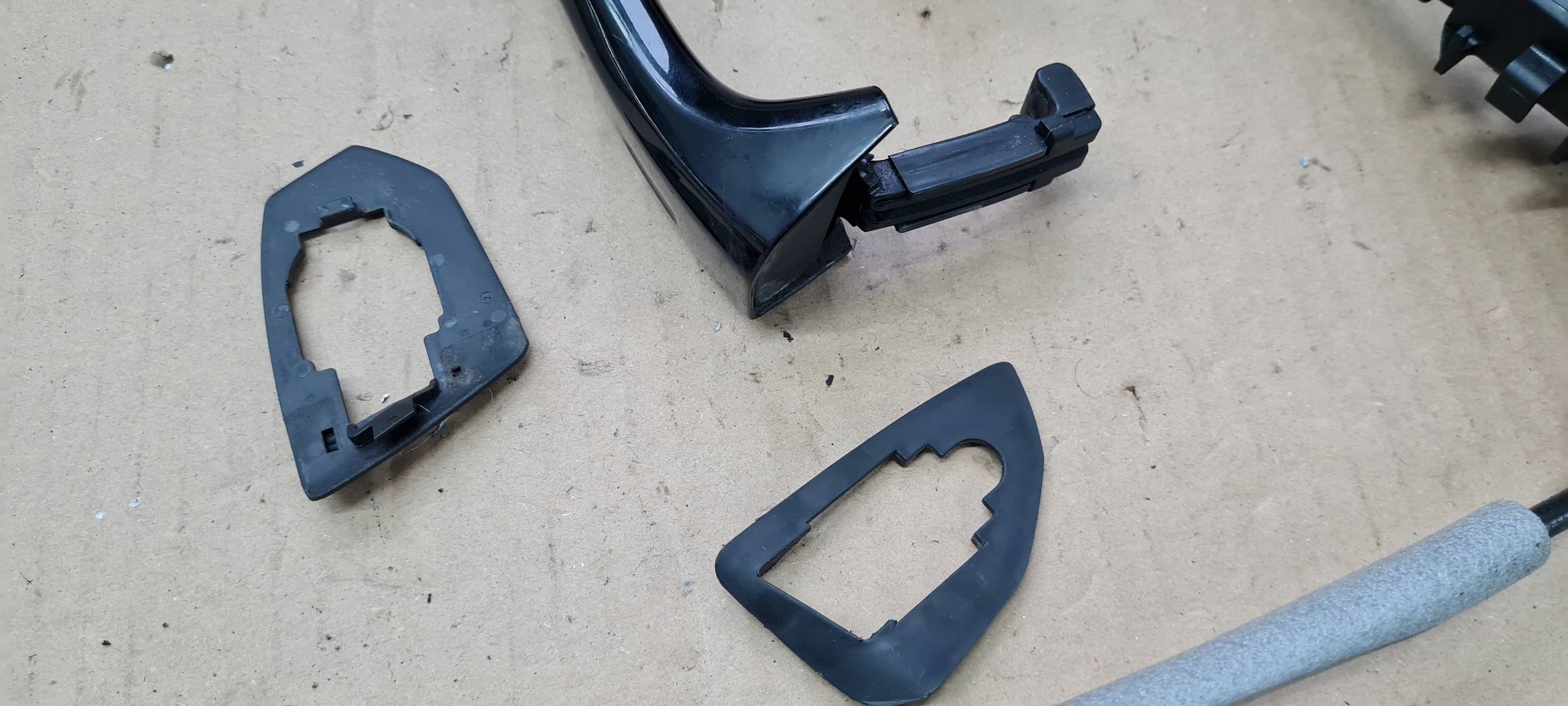 A6 C8 4K S6 handle left left rear part rear support below KEYLESS LY9B 4M8837205B