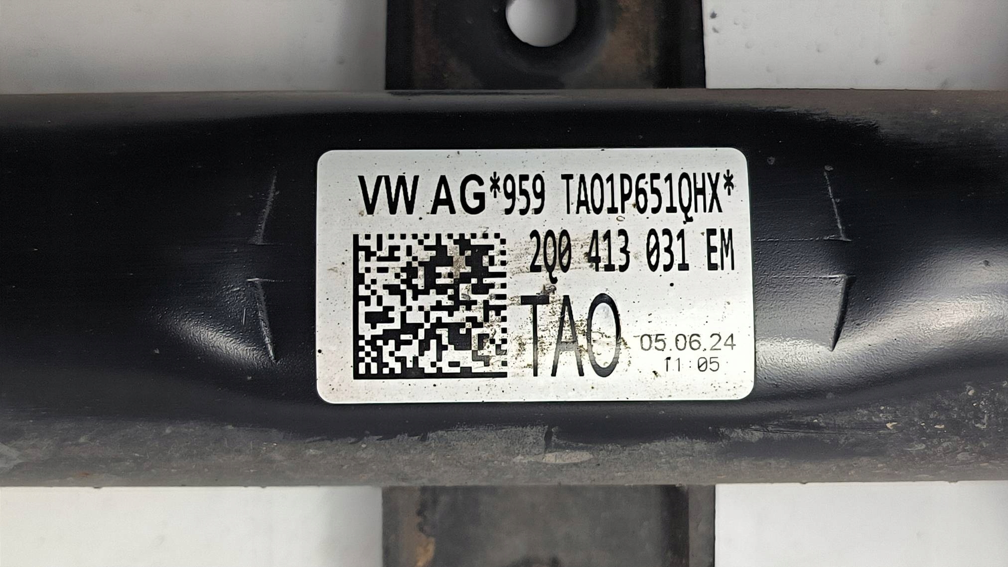 shock absorber left front 2Q0413031EM VOLKSWAGEN TAIGO