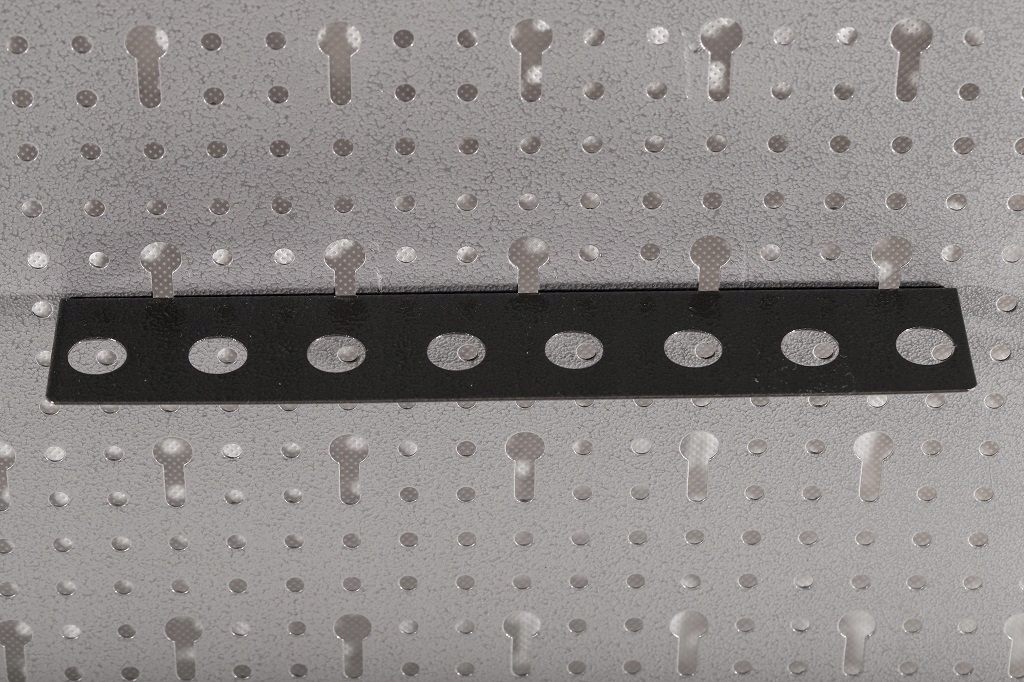 ZAWIESZKA BLASZANA UCHWYT NA 8 WKRĘTAKÓW PILNIKÓW Kod producenta ZB8P/W