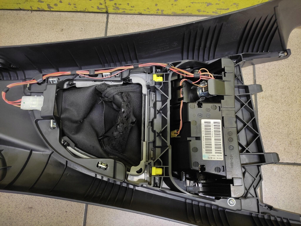 BMW 1 E87 TUNEL Moyenne 7068726