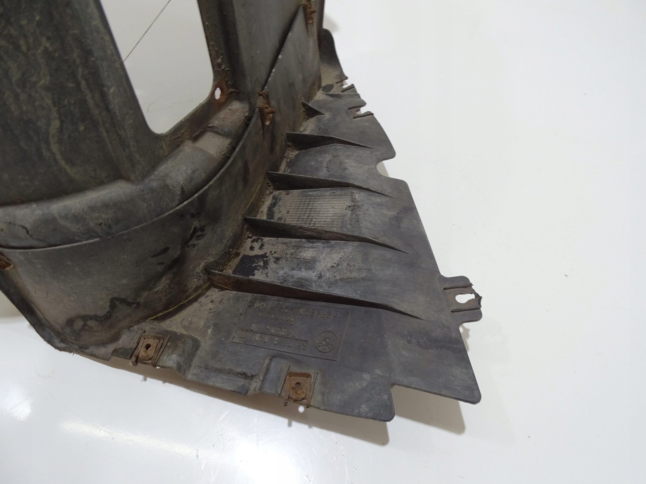 mudguard left front BMW E90 E91 M PAKIET OE 8040101 (20186004)