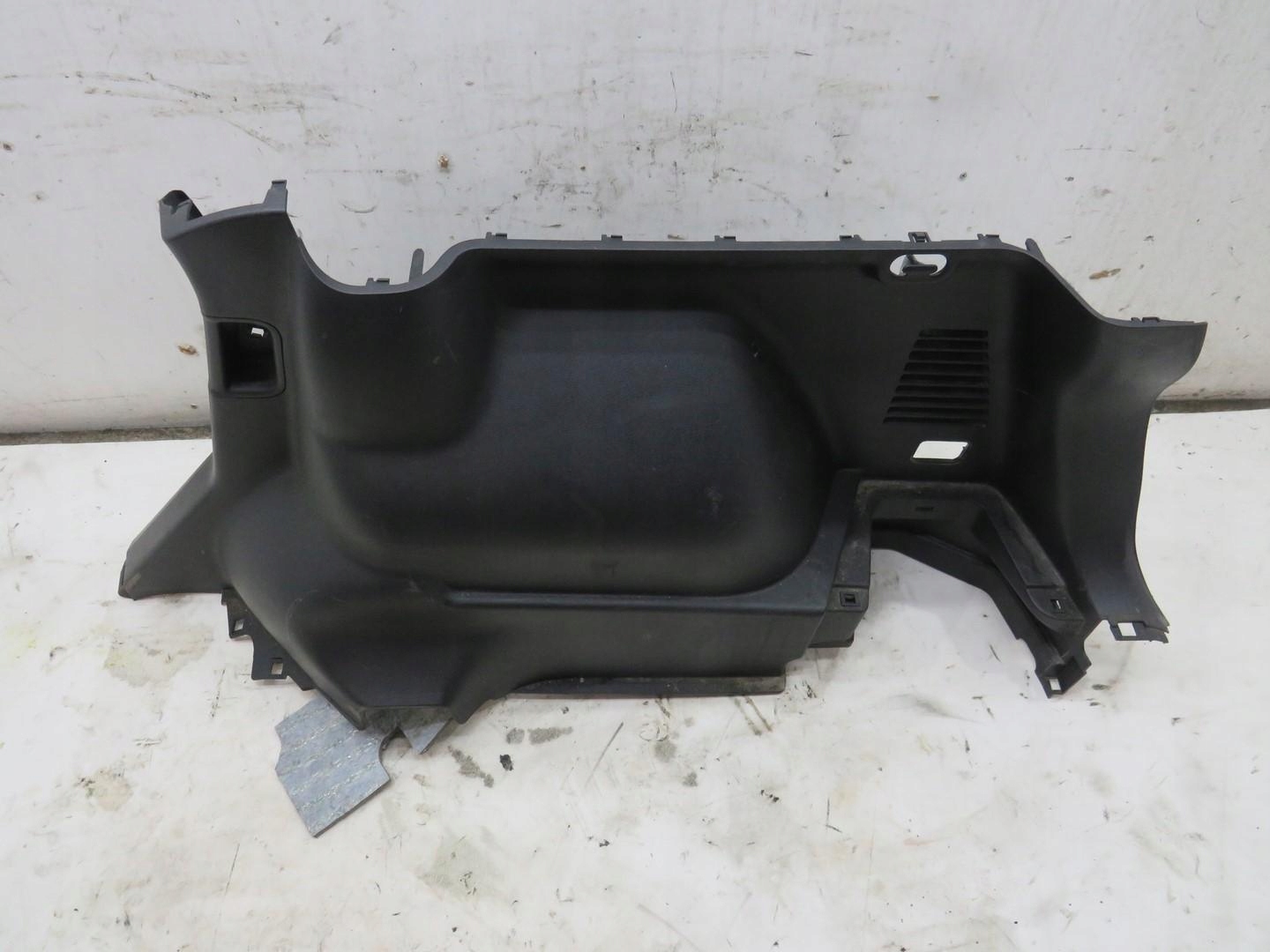 BOCZEK BAGAŻNIKA PRAWY QASHQAI J10 +2