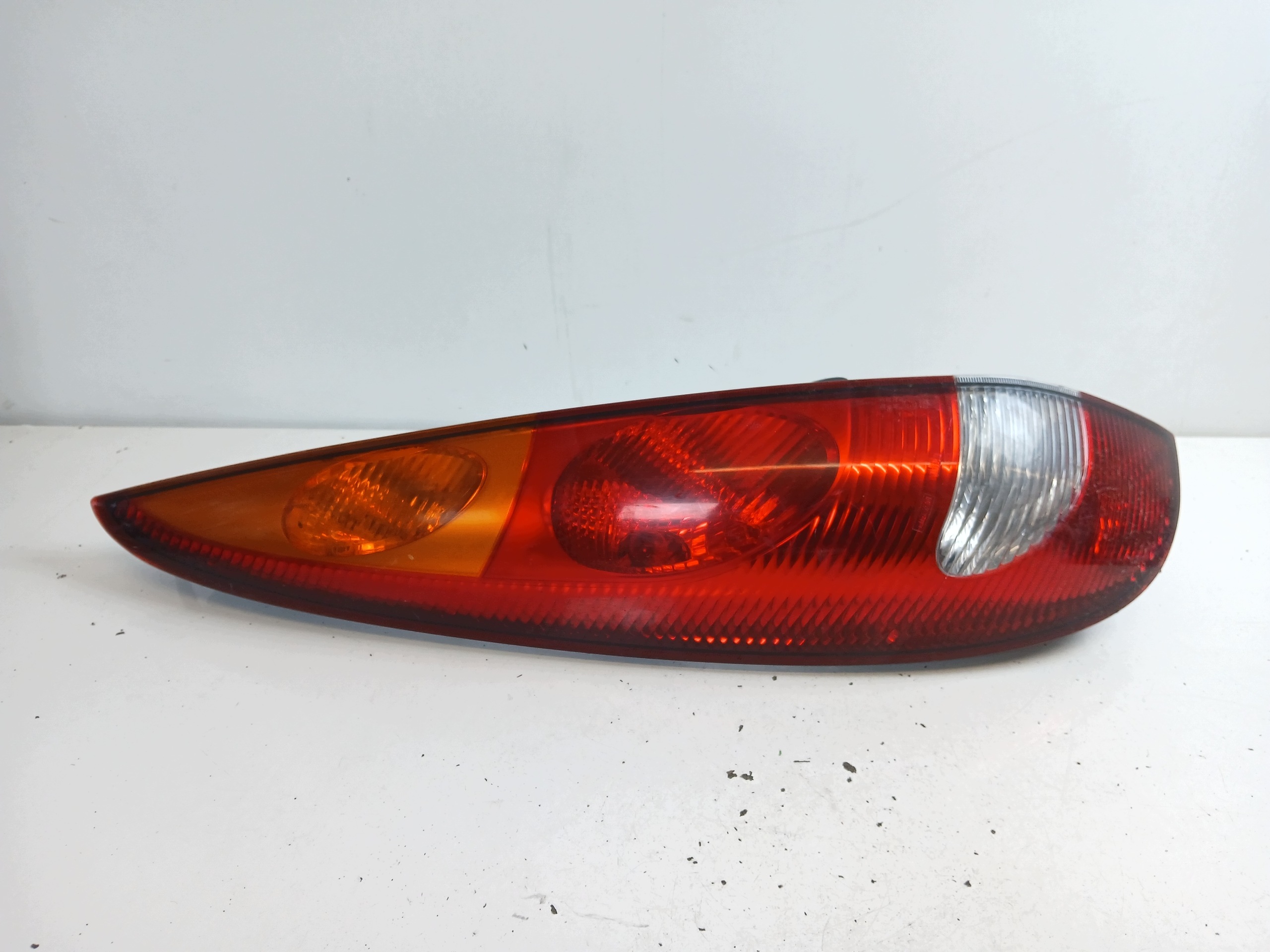 NISSAN ALMERA TINO light left rear part
