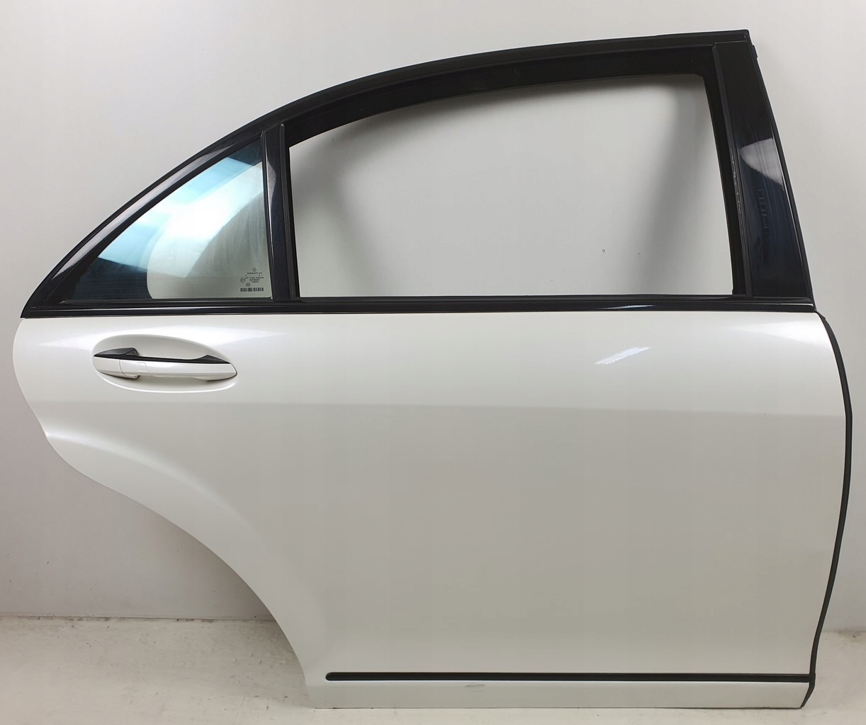 DRZWI PRAWY TYŁ 048 MERCEDES W221 LONG
