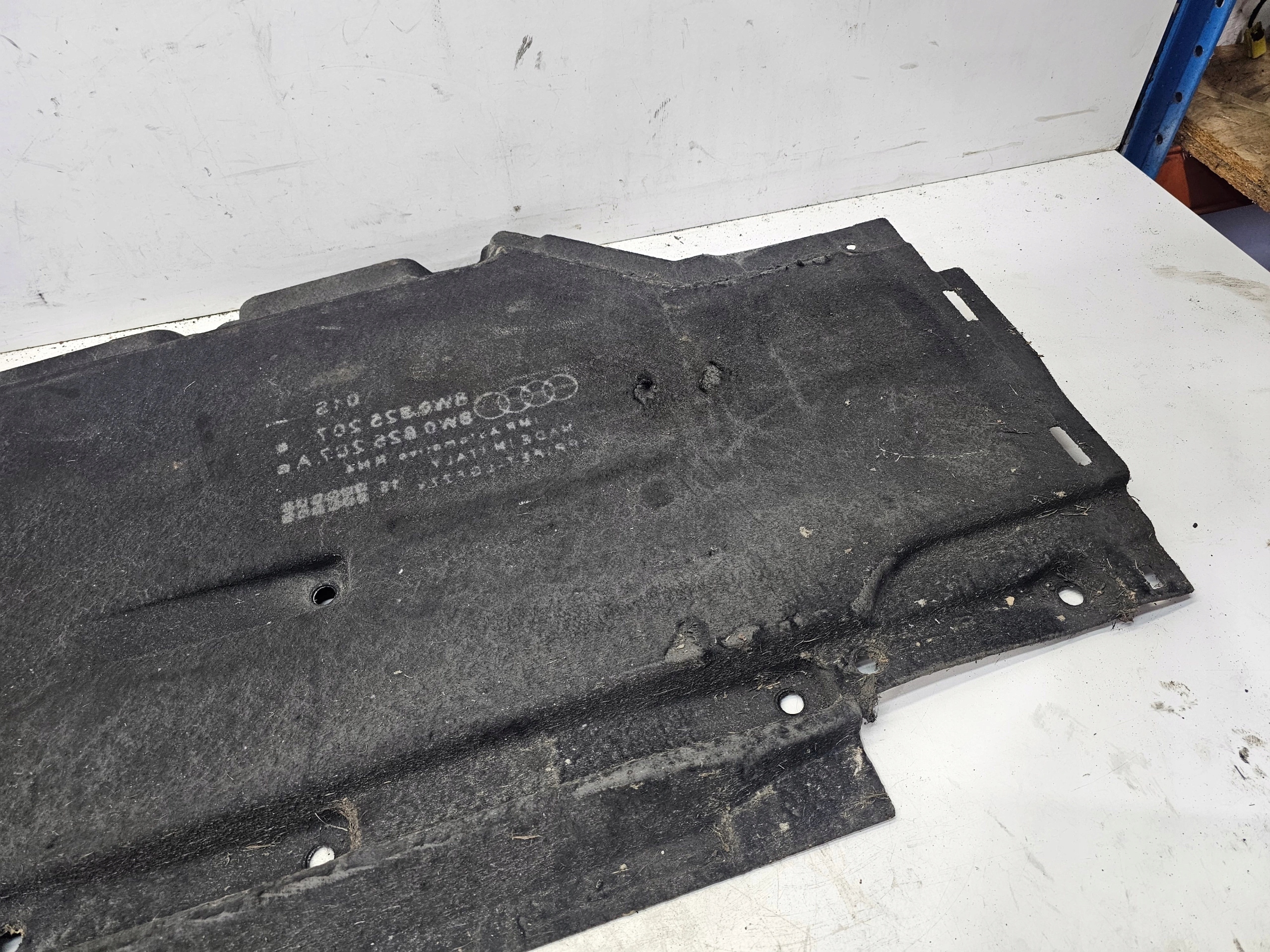 cover chassis left AUDI A4 B9 A5 8W 8W0825207 1/26