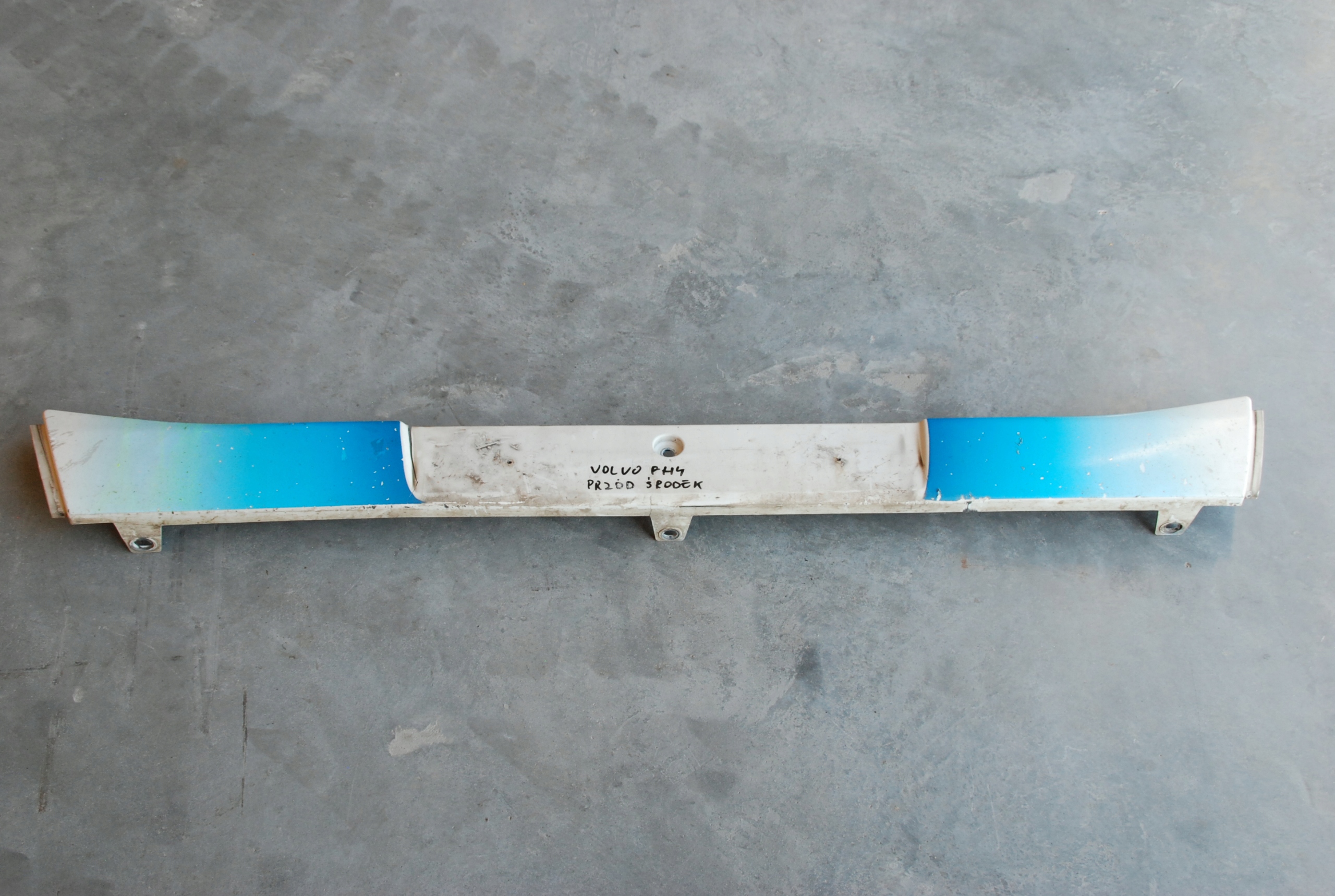 POSZYCIE ZDERZAKA NAKŁADKA VOLVO FH4 Strona zabudowy przód