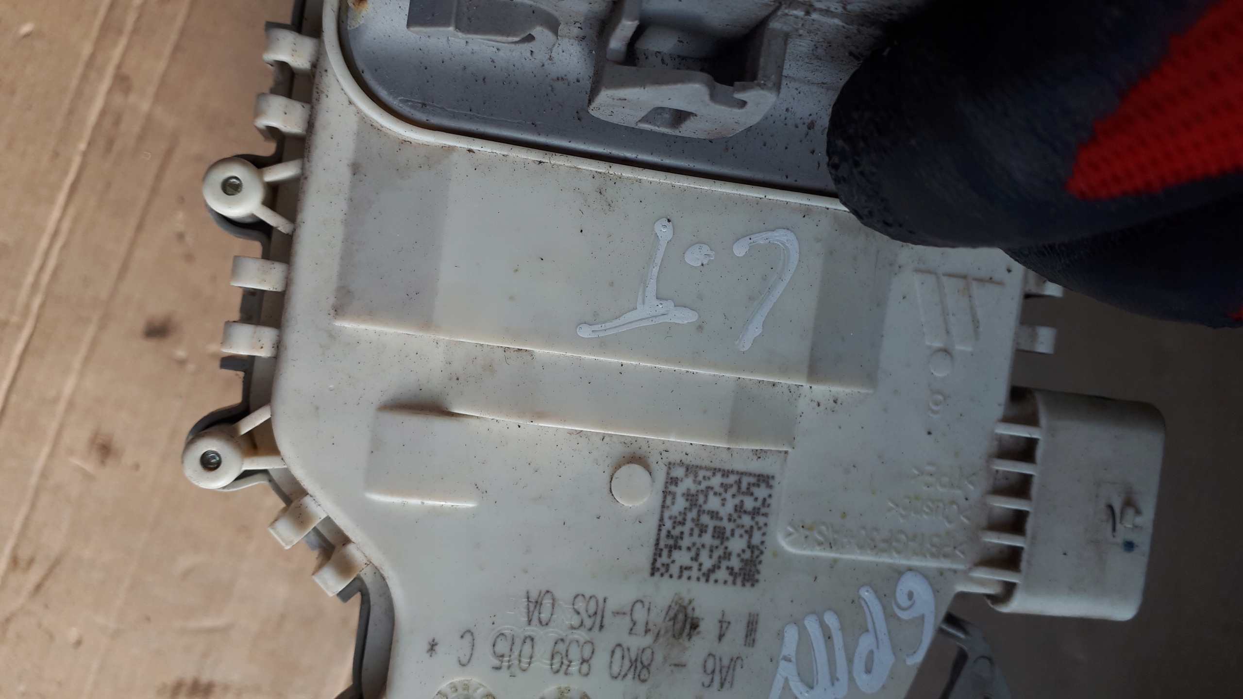 SQ5 8R Q5 lock door left rear part 6PIN A4 B8 S4 S5