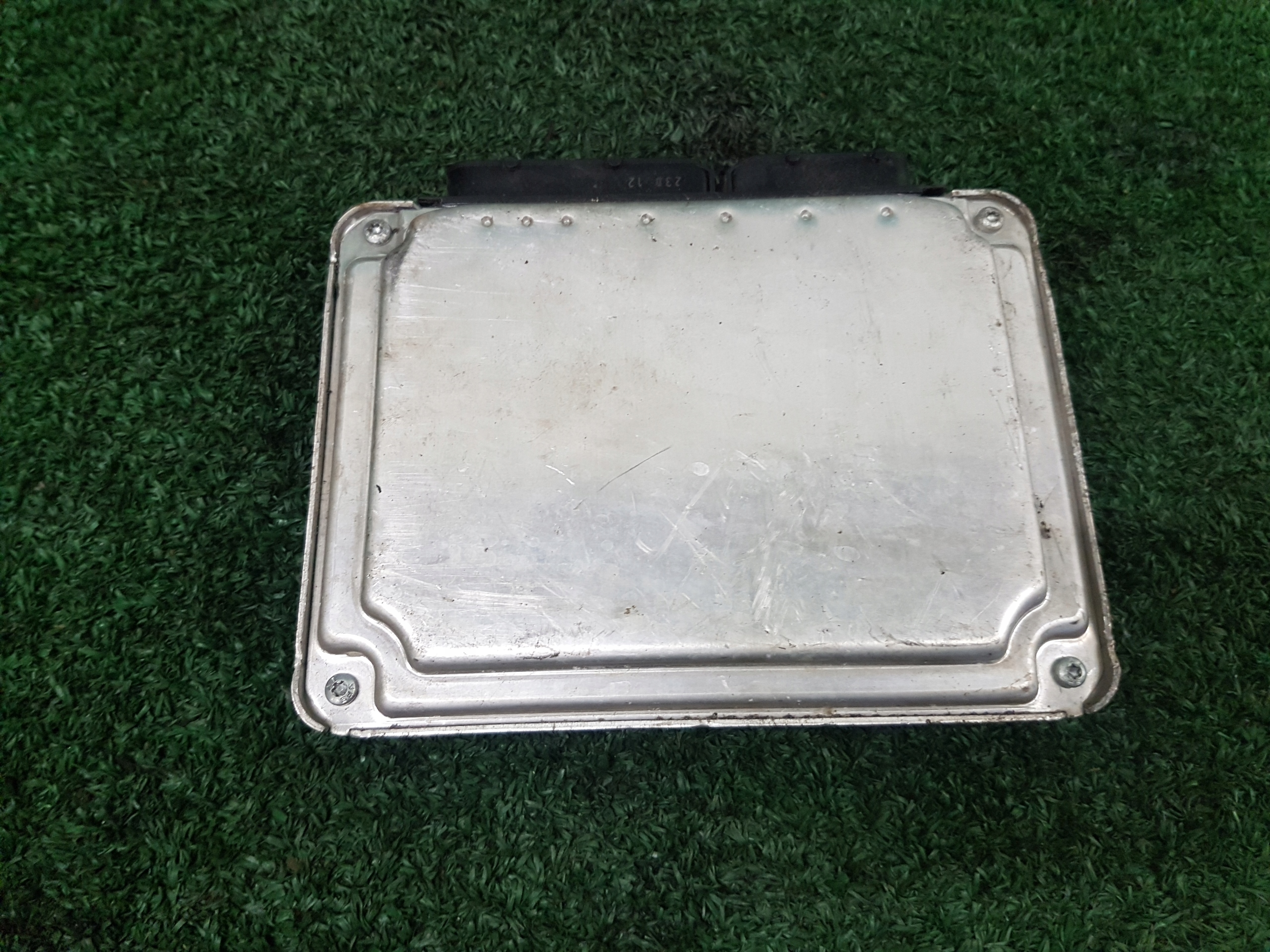 computer of the engine control unit VOLKSWAGEN SHARAN 1 06A906032AJ 0261206601