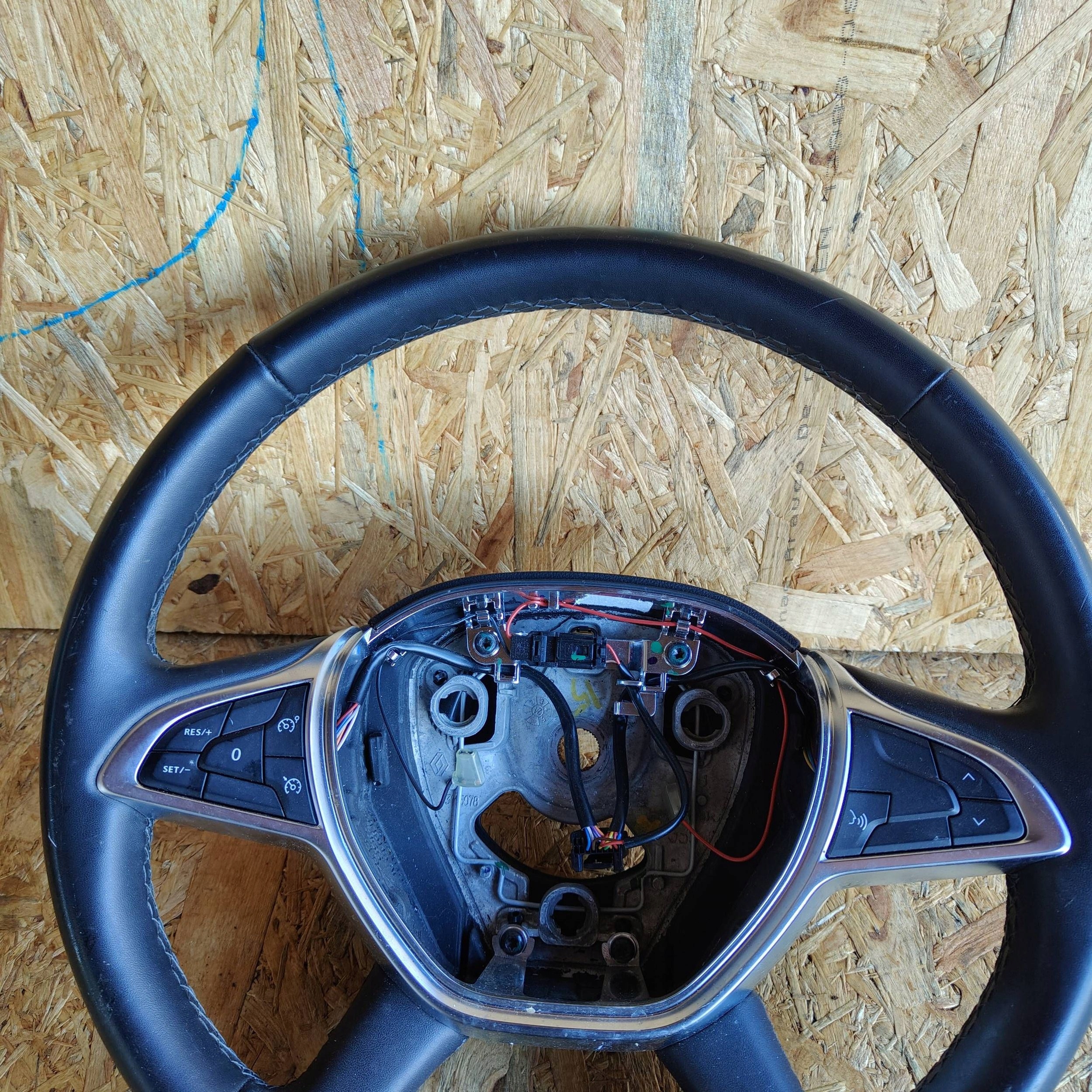 volante Dacia Duster 311611481