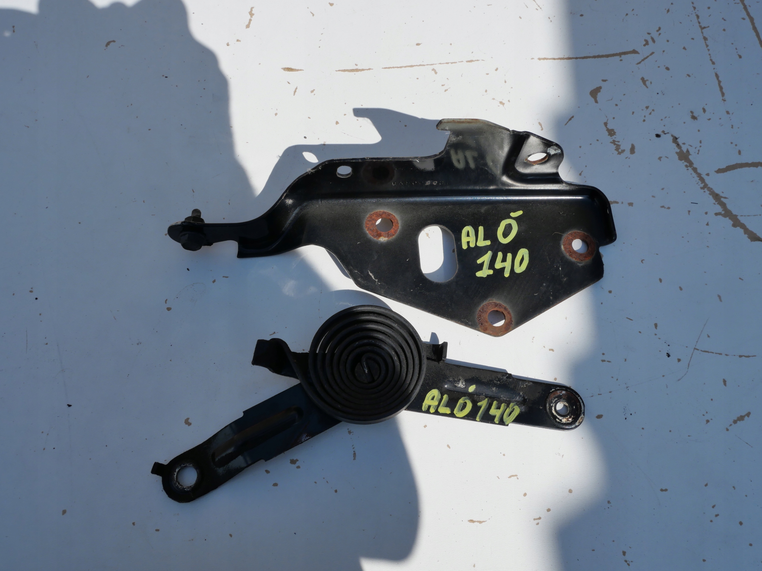 CHEVROLET TAHOE hinge bonnets 157051R