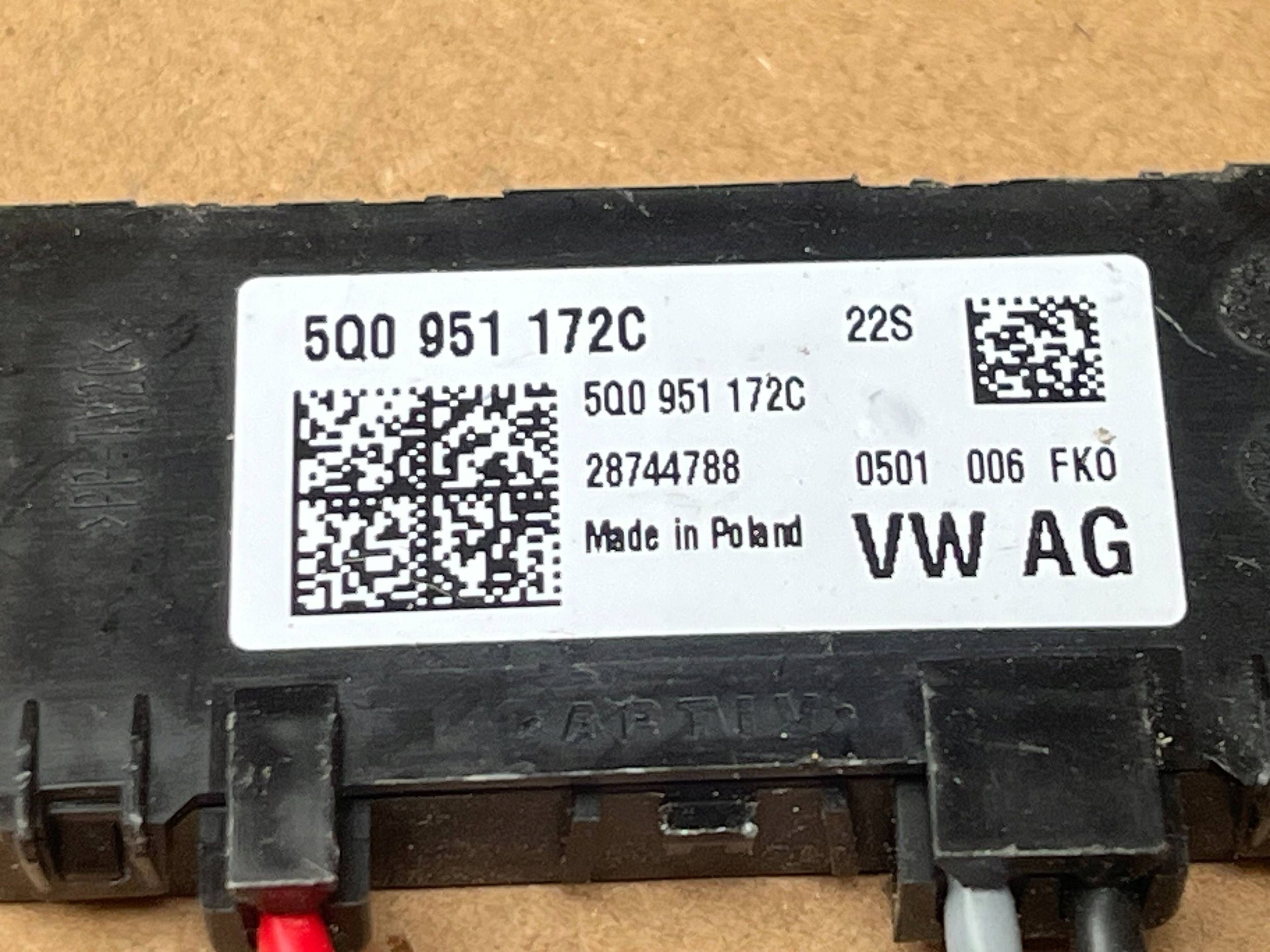 Original Sensor ruchu VW Audi Seat Skoda 5Q0951172C - !J