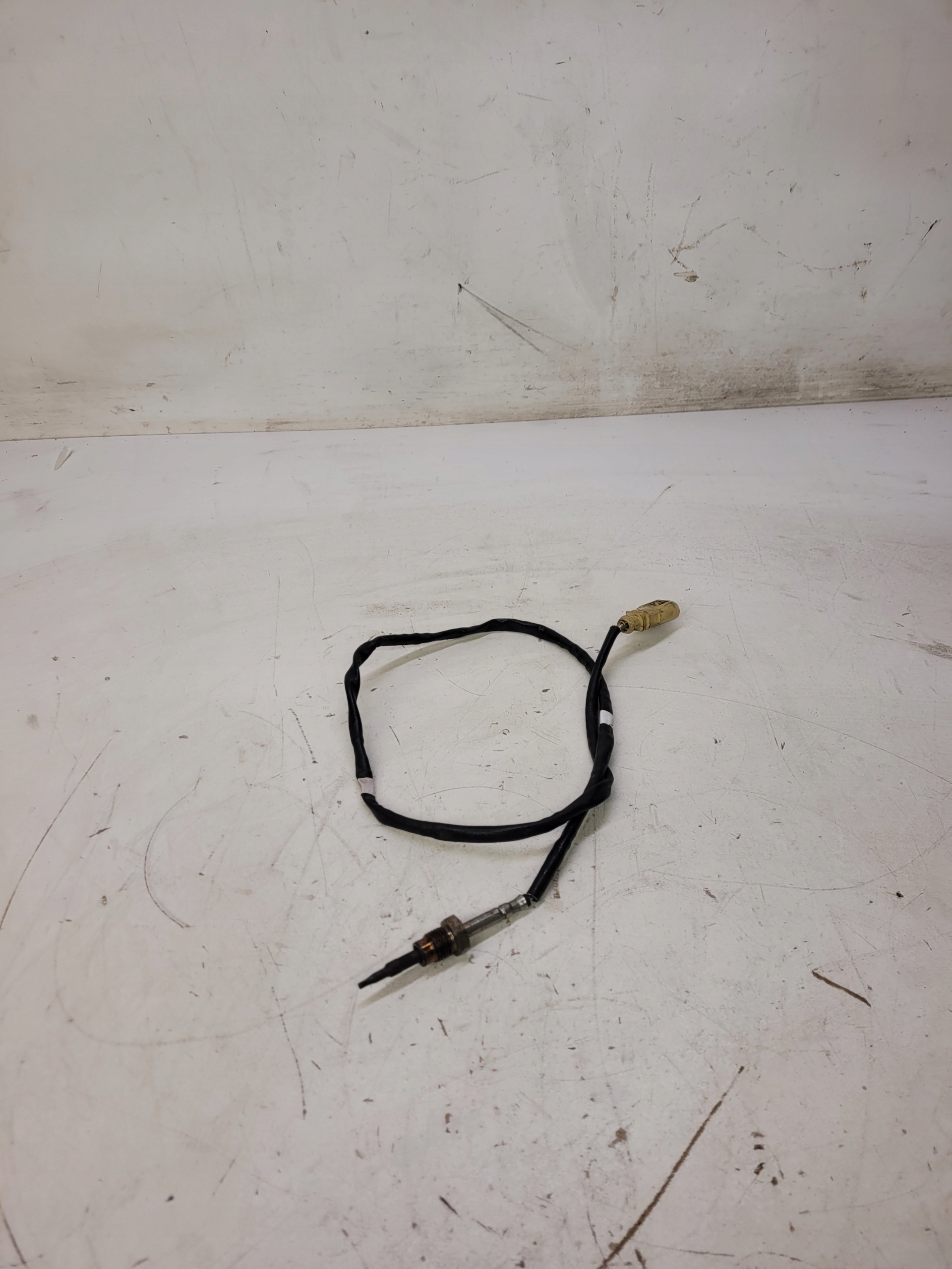 SENSOR TEMPERATURY GASE AUDI A4 A5 8W0906088F