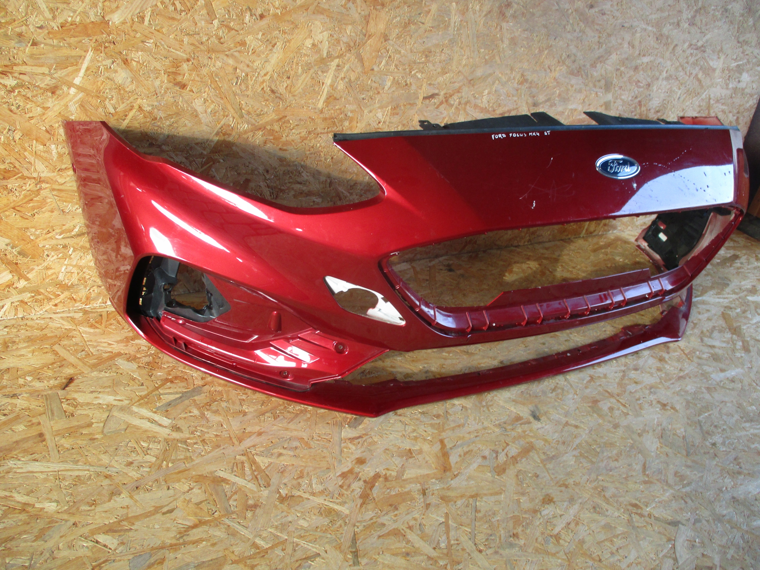nárazník předek přední FORD FOCUS MK4 18- ST-LINE