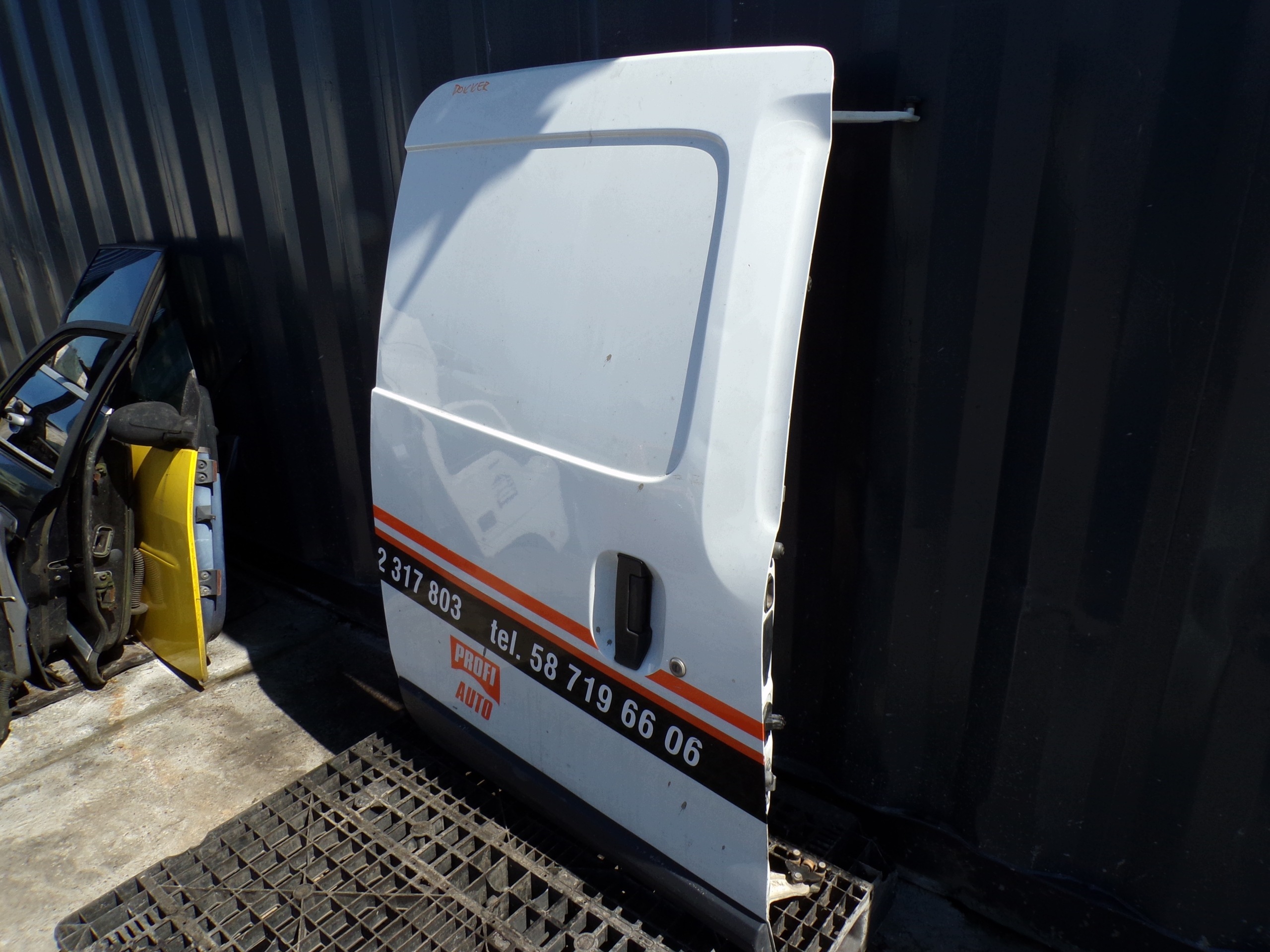 door right rear. side PRZESUWANE DACIA DOKKER (R1)
