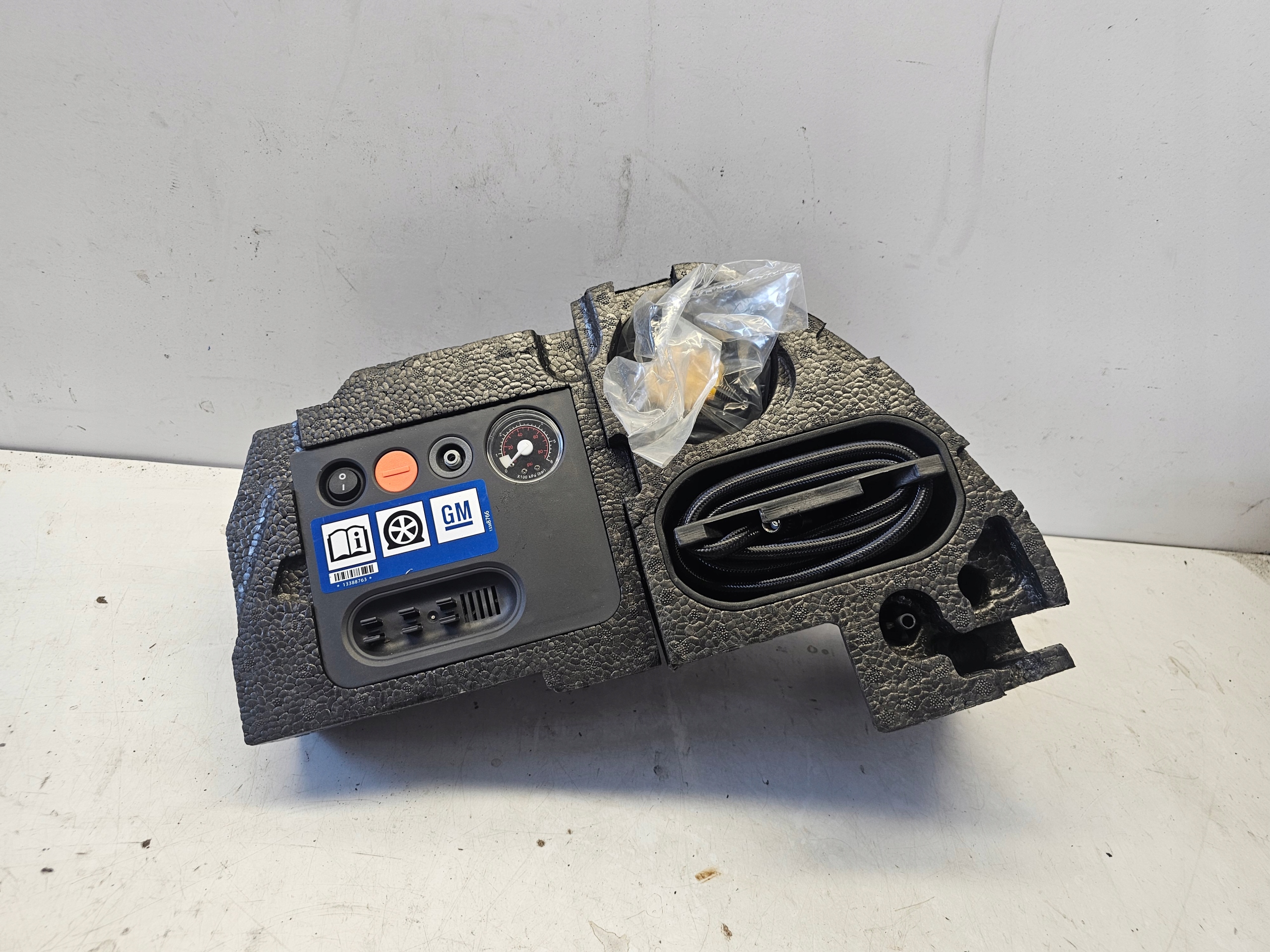 OPEL CORSA E 5 DRZWI ZESTAW NAPRAWCZY KOLA KOMPRESOR PLYN STYROPIAN