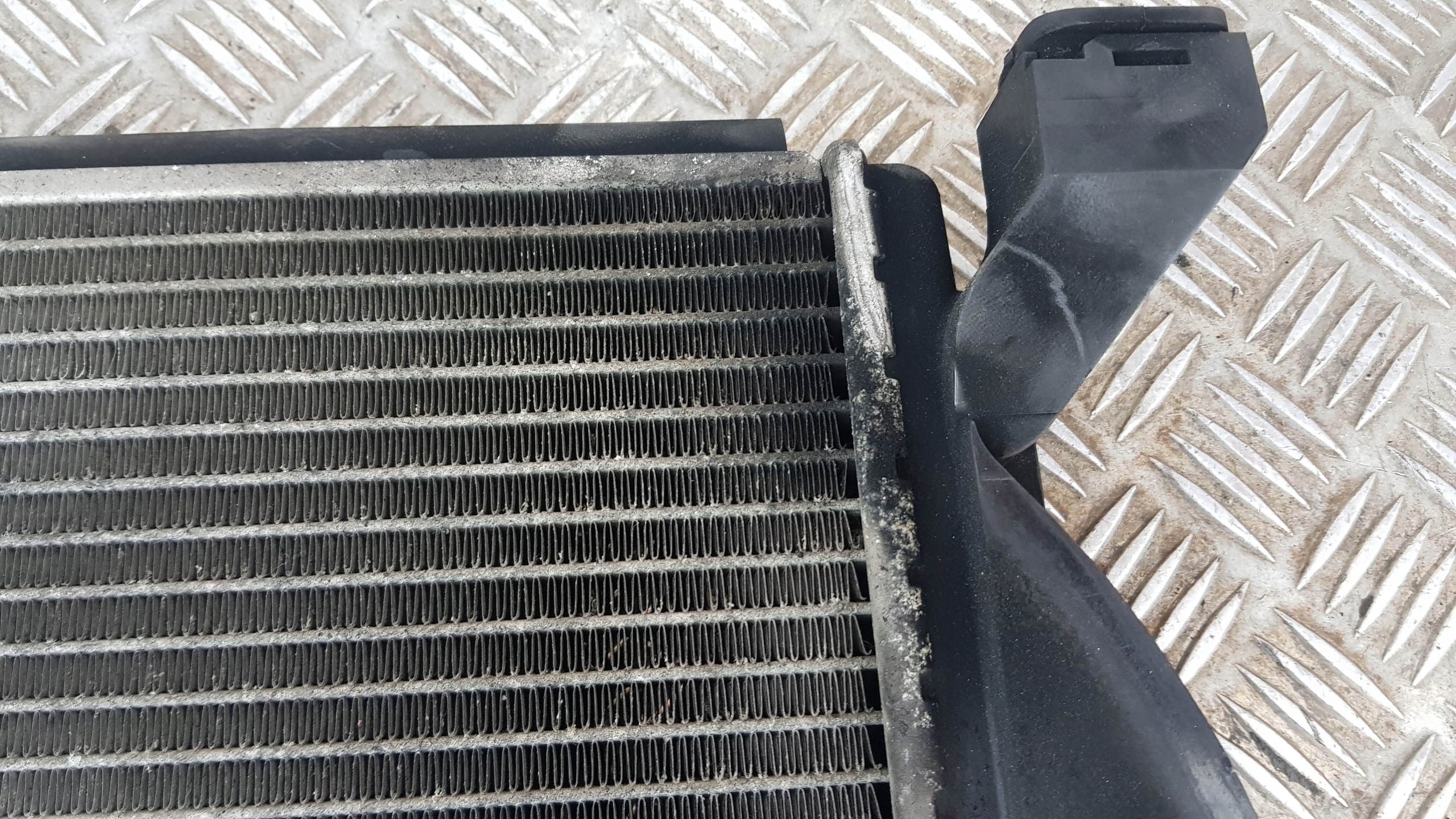 AUDI A4 B6 1.9 TDI 2.0 water cooler 8E0