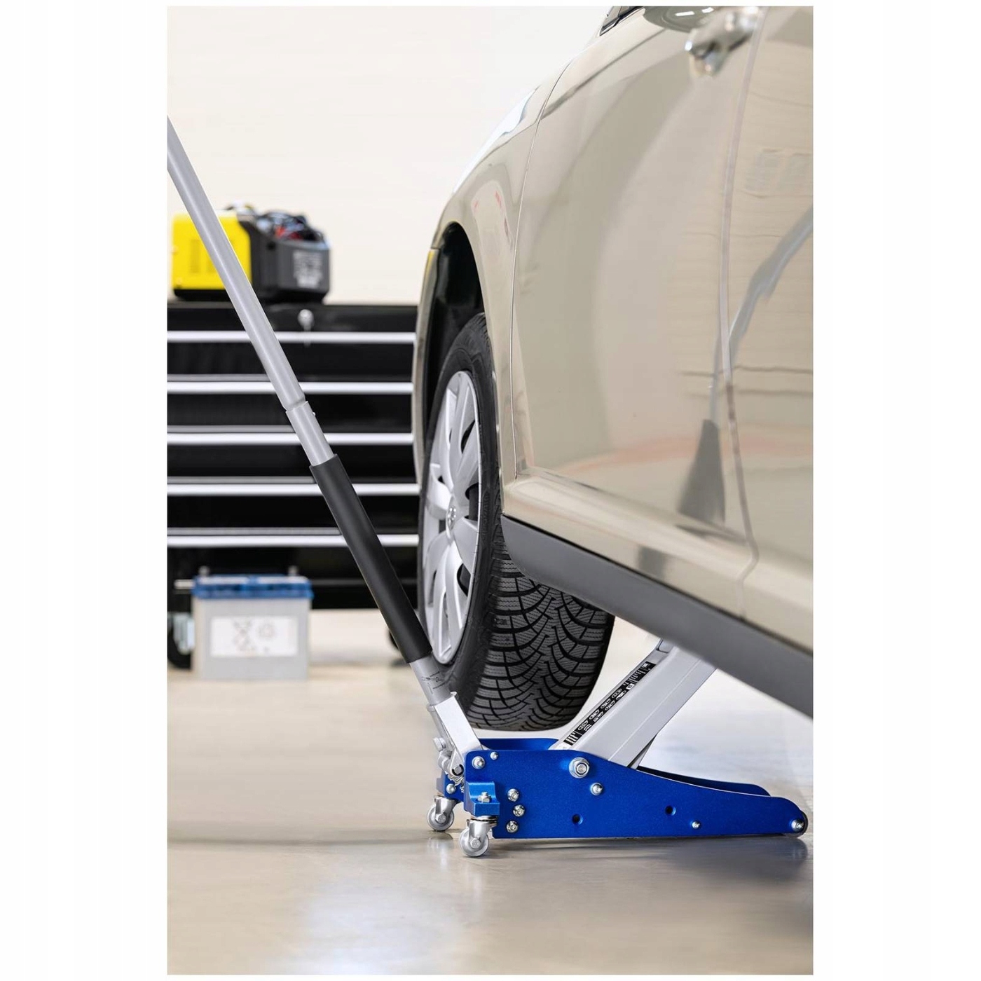 PODNOŚNIK SAMOCHODOWY NISKOPROFILOWY ŻABA 1,5 TONY Kod producenta 10061288