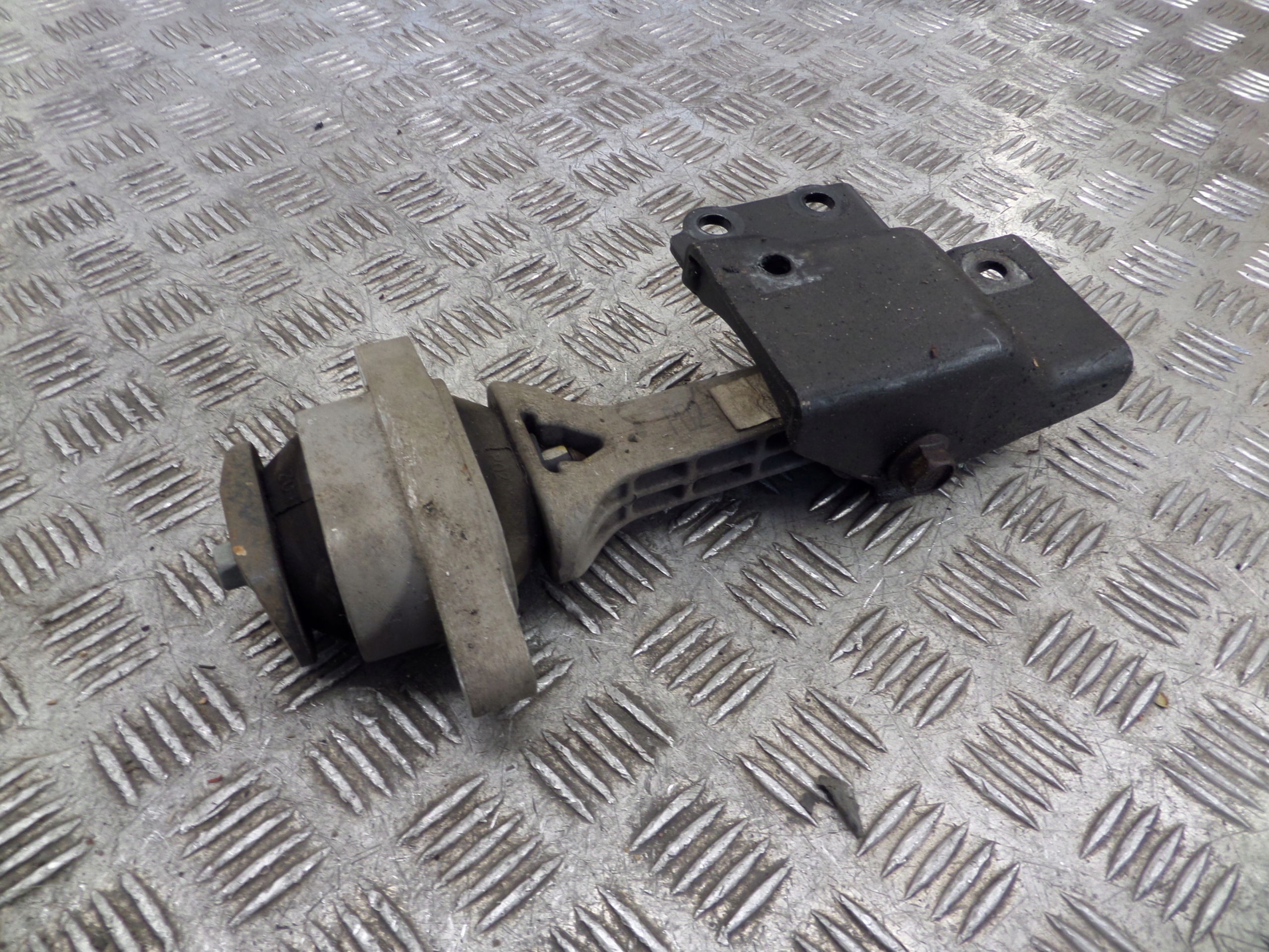 gearbox mounting engine mount KIA CEED HYUNDAI i30