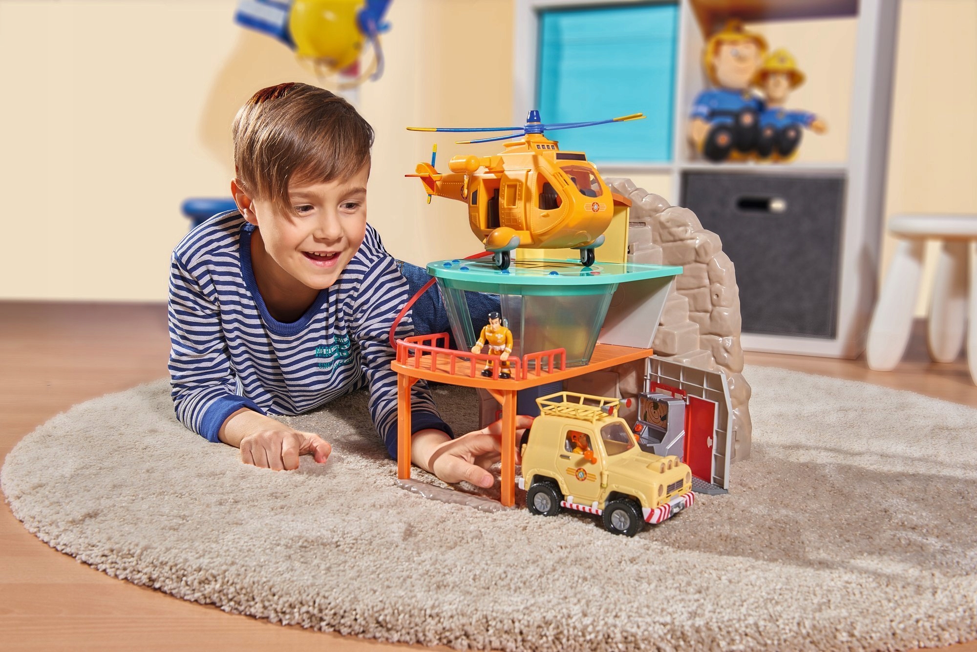 STRAŻAK SAM JEEP RATUNKOWY POJAZD TERENOWY OTWIERANE DRZWI FIGURKA + AKC ŚW Model 109251088038