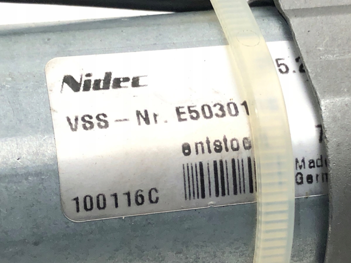 DOCIĄG KLAPY AUDI A8 D4 SEDAN 09-18 Strona zabudowy tył