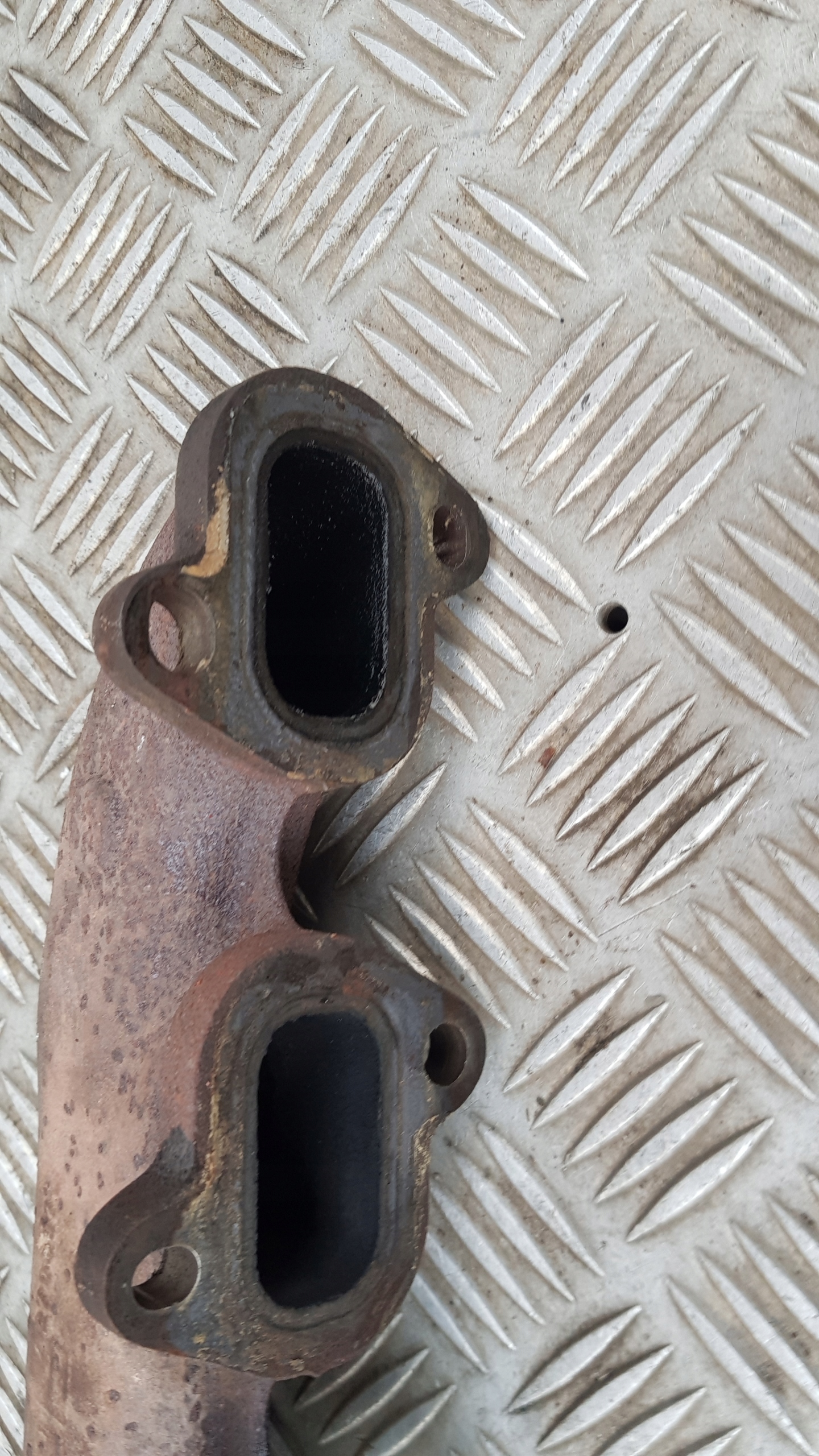 AUDI A6 C6 4F 3.0 TDI exhaust manifold 059253033P left