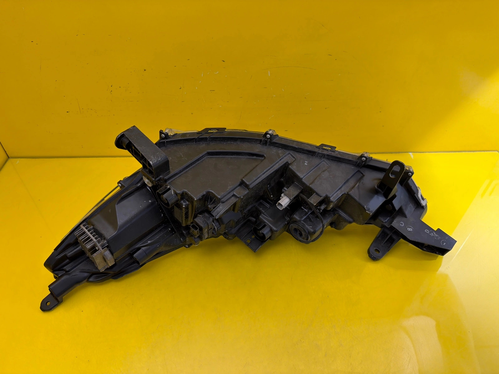 light front right Toyota Corolla Cross 2023- Full Led