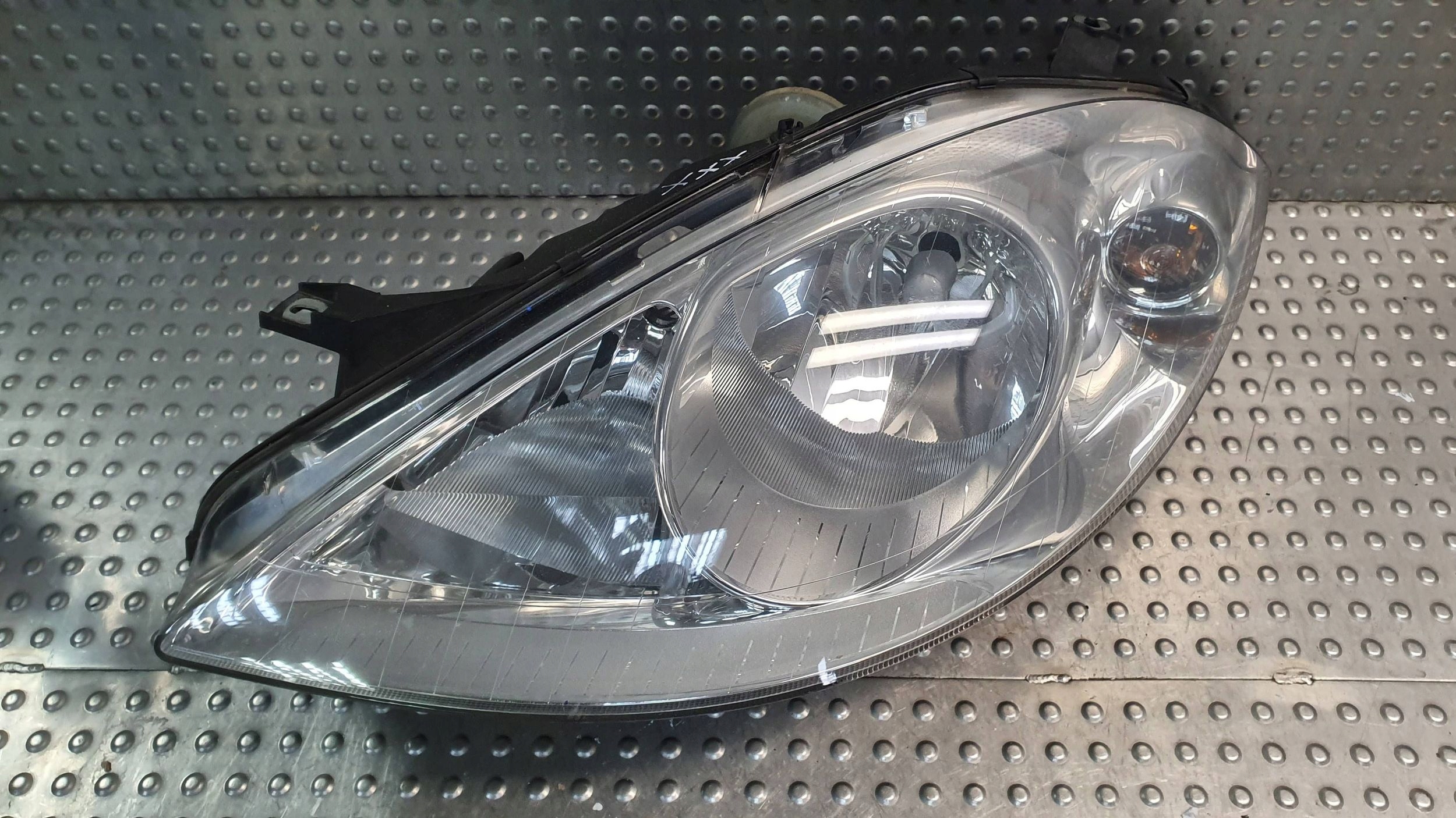 light front left MERCEDES A-KLASA W169 04- A1698200161