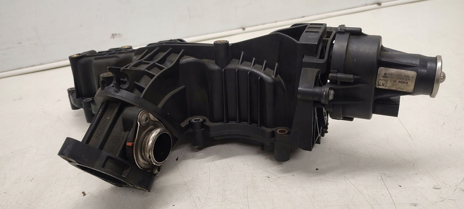 Collettore aspirazione usato Seat Ibiza 6J 5D 1,6 TDI