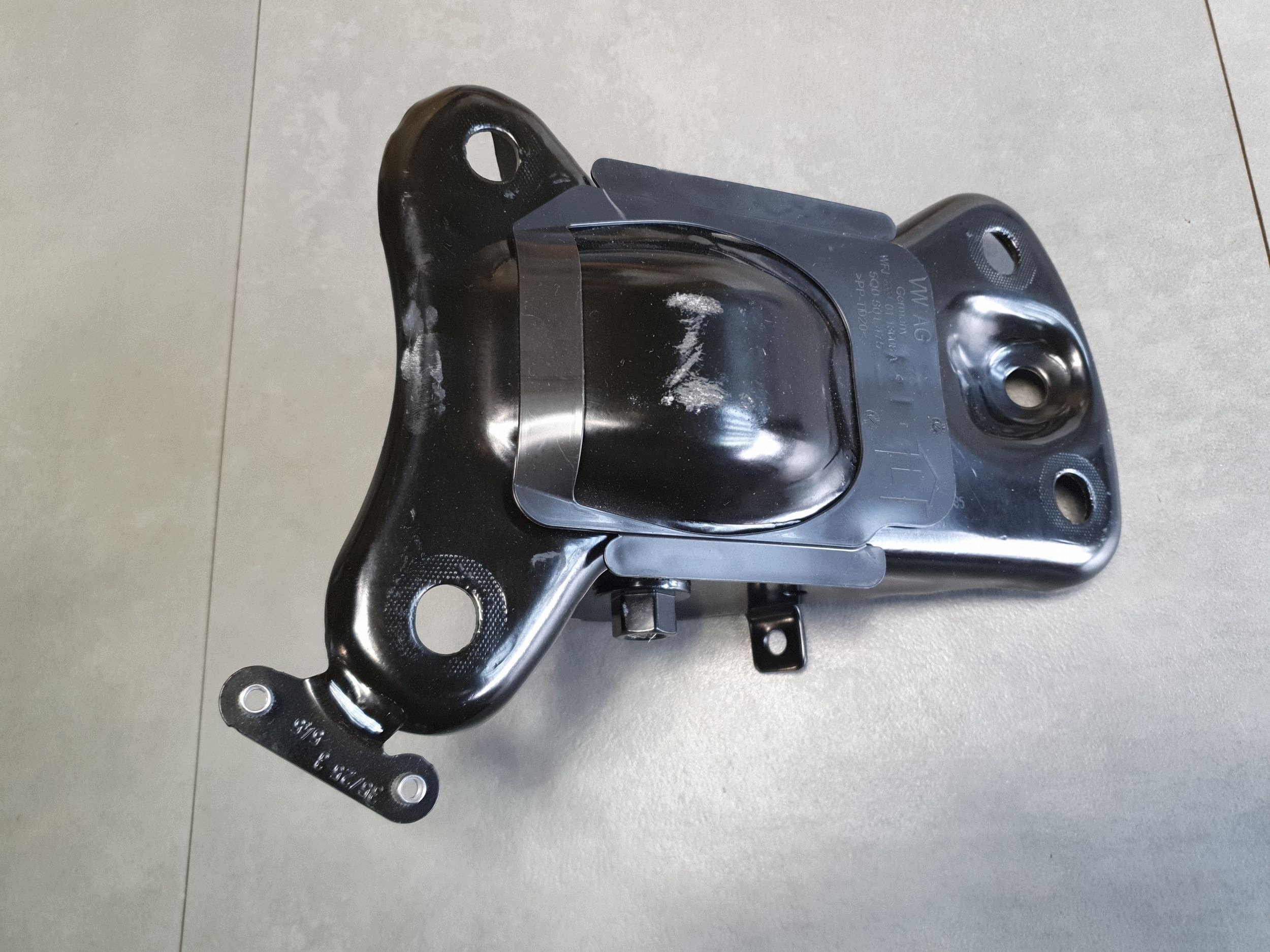 Audi A3 8Y console left siders rear part 5Q0501545D